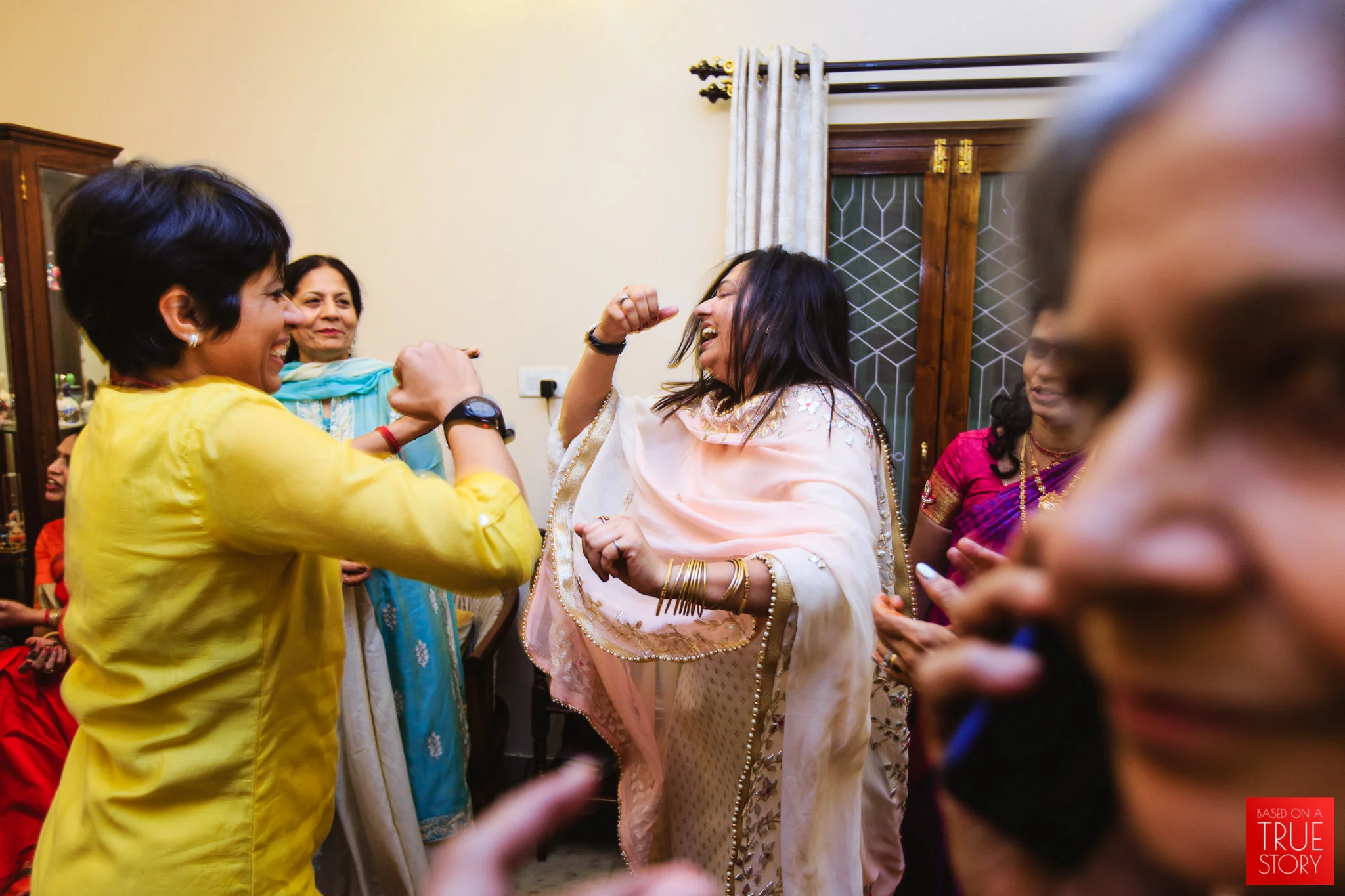 candid-photography-wedding-reception-bangalore-0022.jpg