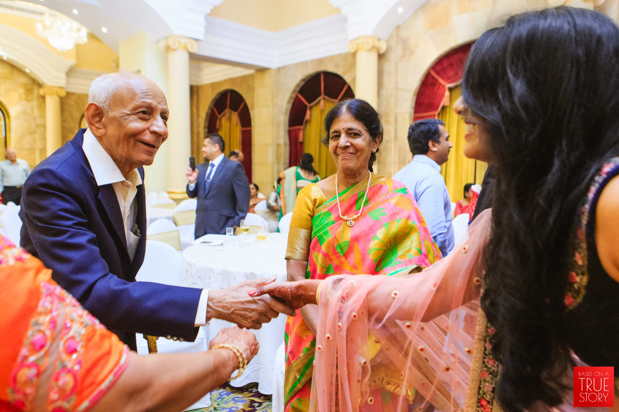 candid-photography-wedding-reception-bangalore-0056.jpg