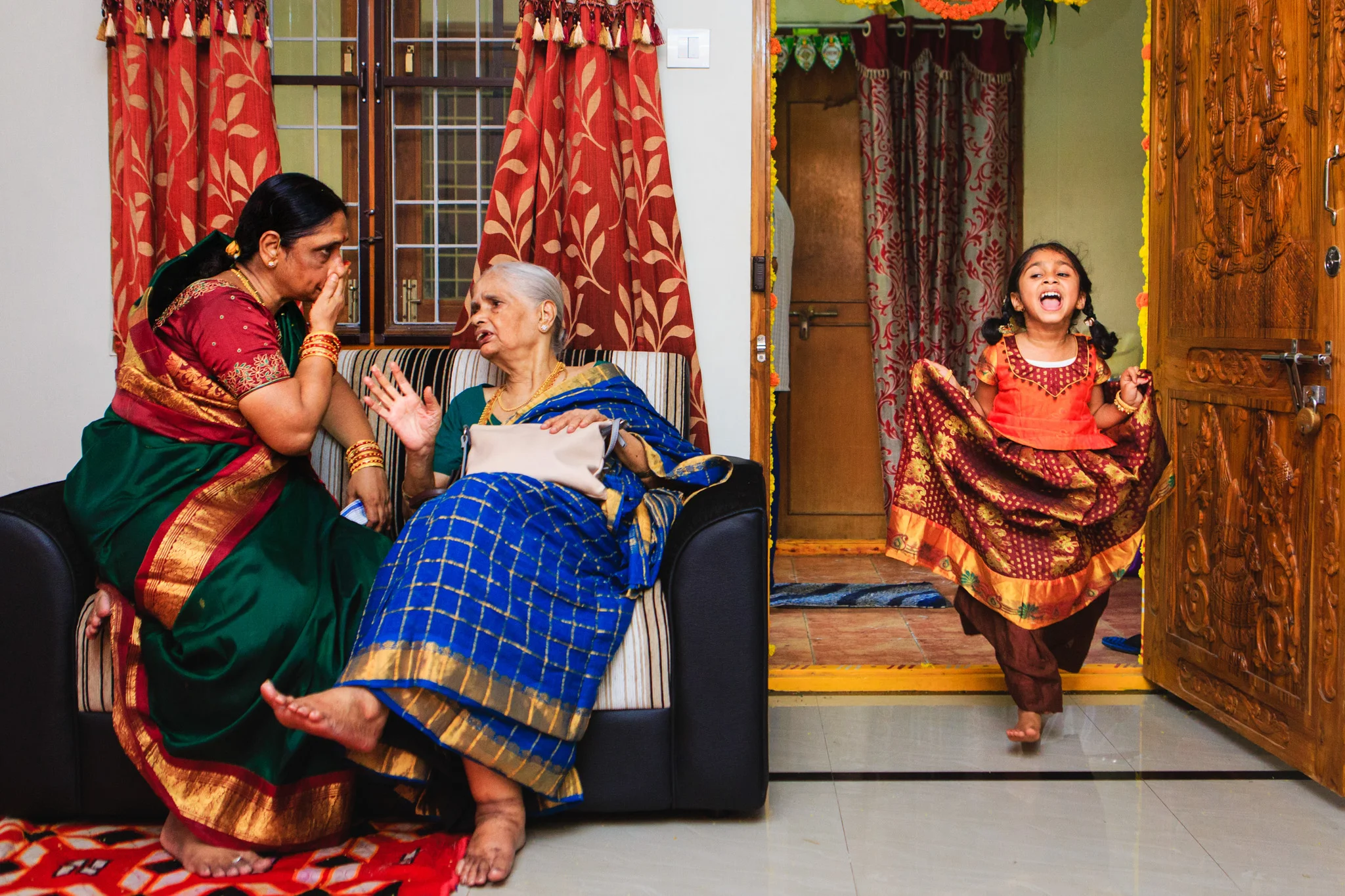 manas-neetika-best-candid-wedding-photography-0071.jpg