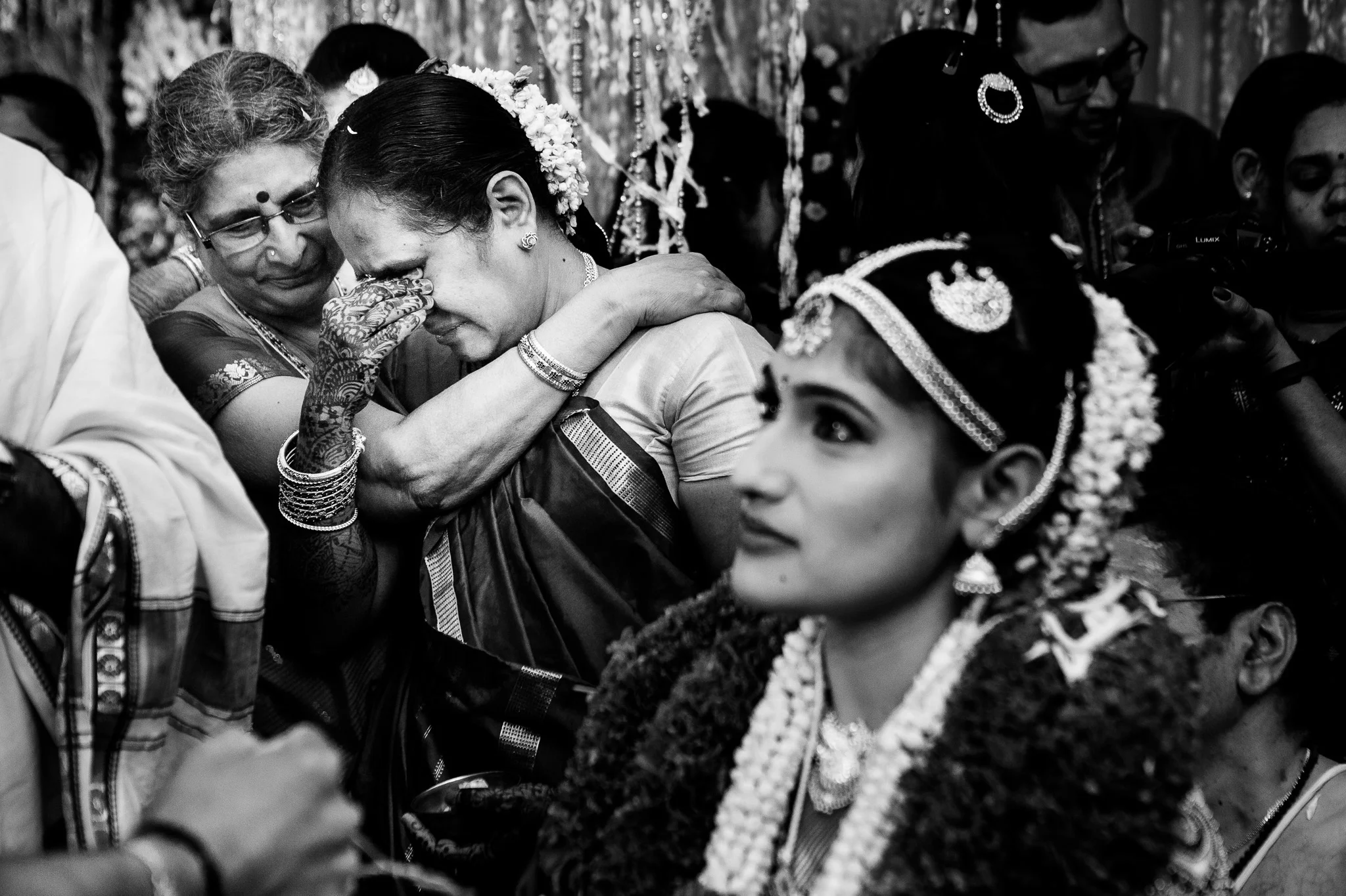 manas-neetika-best-candid-wedding-photography-0098.jpg