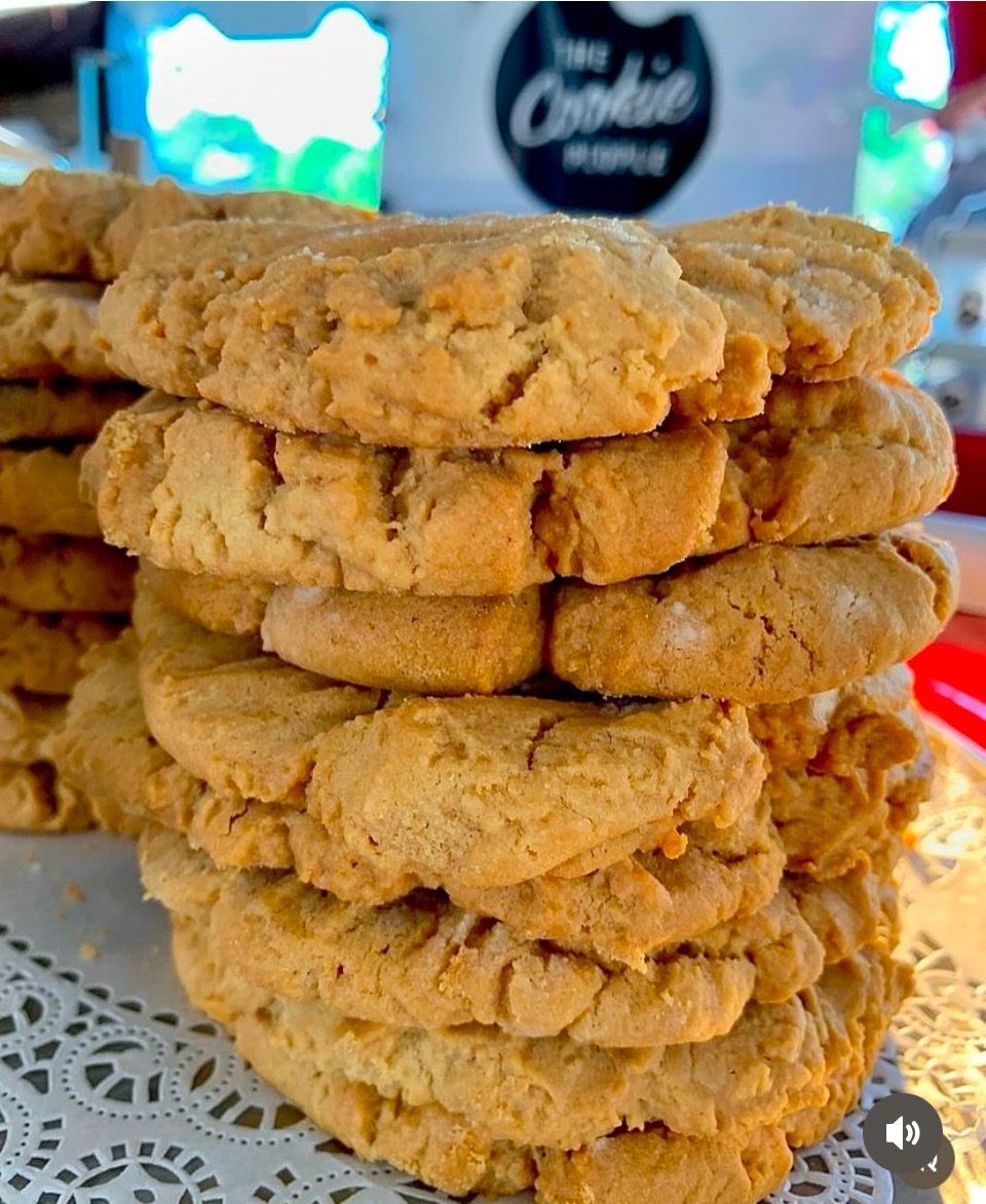 Perfect day for delicious scratch-made cookies from The Cookie People @raleighfarmersmarket. 
Kind of glad no blizzard here😲❄️be cozy cookie friends!

Ps. The Cookie People shop at Mission Valley shopping center is open Wednesday-Saturday 11-4 and o