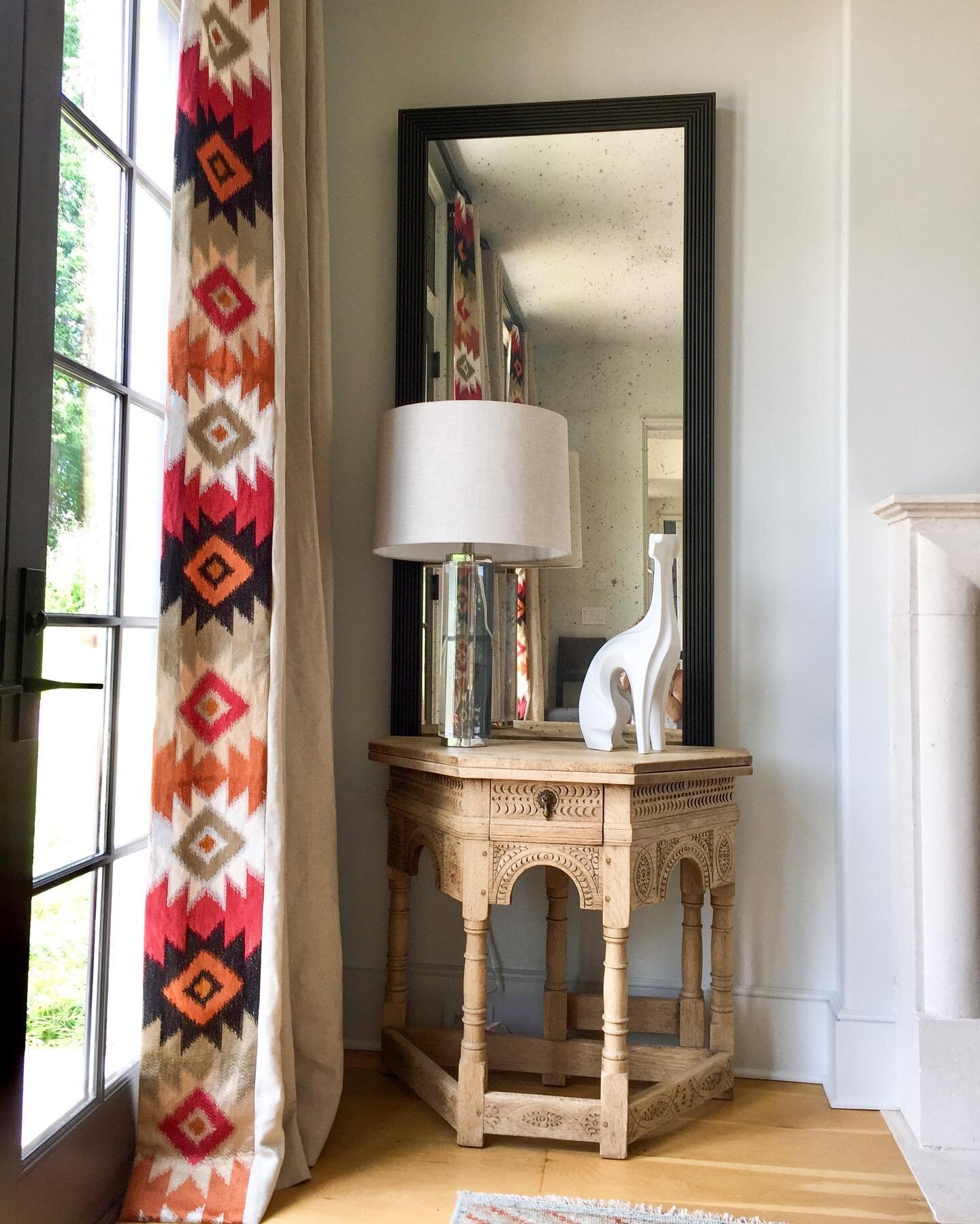 Let the light in!
.
.
.
#atlantainteriordesign #interiordesign #diningroom