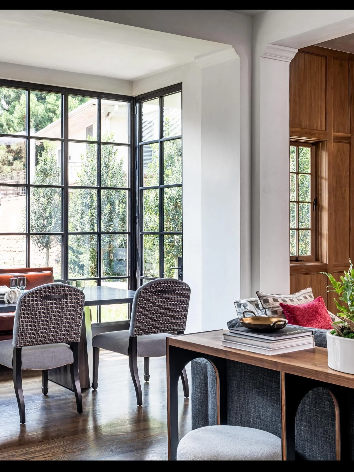 Design that stands the test of time. . . Installed this project 3 years ago and still loving every bit ❤️

Interior Designer: @ymcfaddenllc 
Architect: @jstevenkemparchitect 
Contractor: @revivalconstructionatlanta 
Photographer: @jeffherrphoto