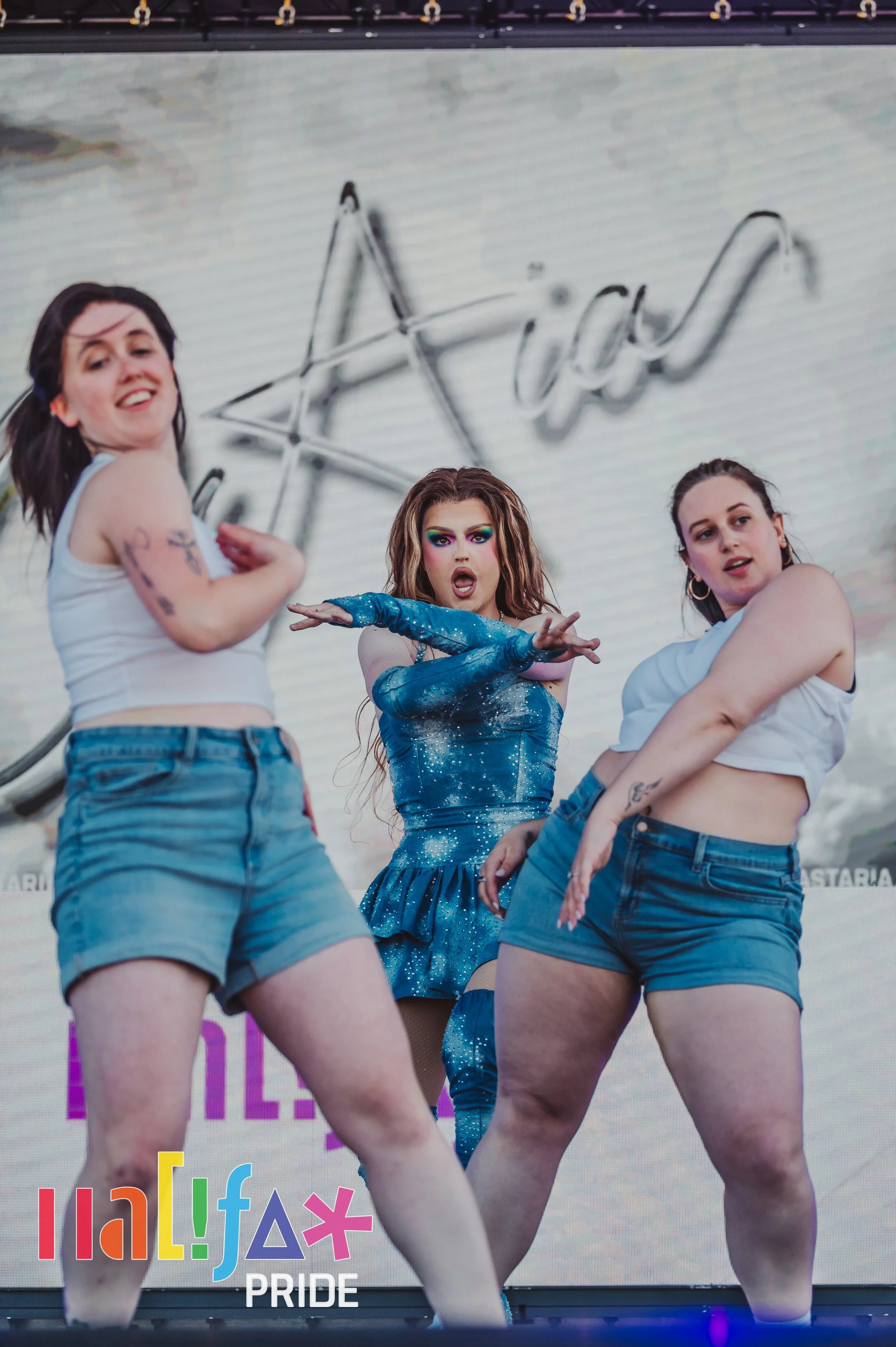 MJP-HalifaxPride2025-DragMainstage-0009.jpg