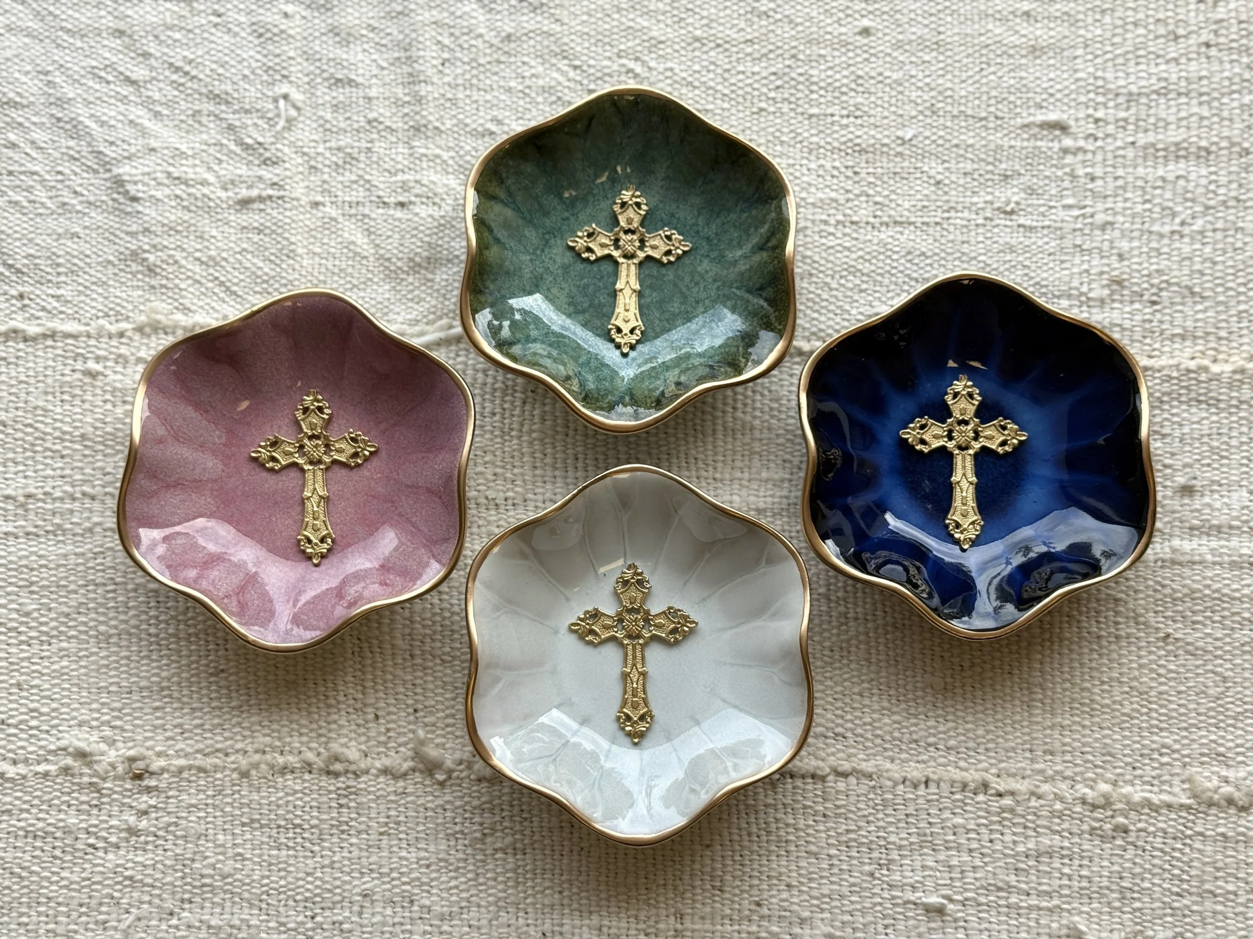 Lotus flower cross ceramic dish