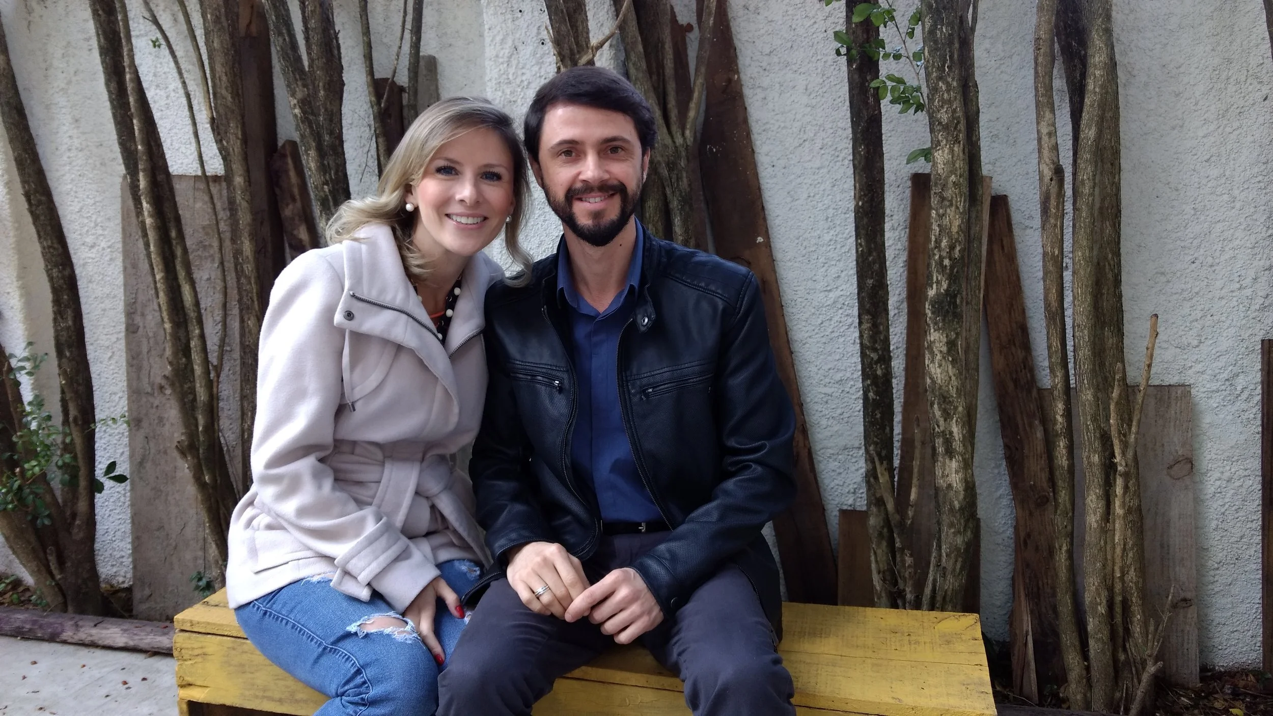 Eu e meu amigo e terapeuta Mukto na unidade Ganapati