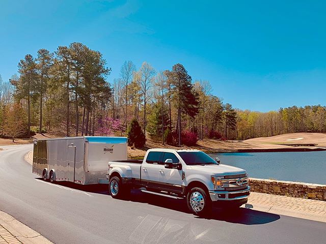 #alumiduty #brutus #400kmiles #ford #fseries #f350dually #teamworkmakesthedreamwork #transport #enclosedtransport #transporter #carhauler #transportation #superduty #superdutynation
