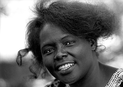 Portrait of Wangari Maathai taken in 1989 by David Blumenkrantz