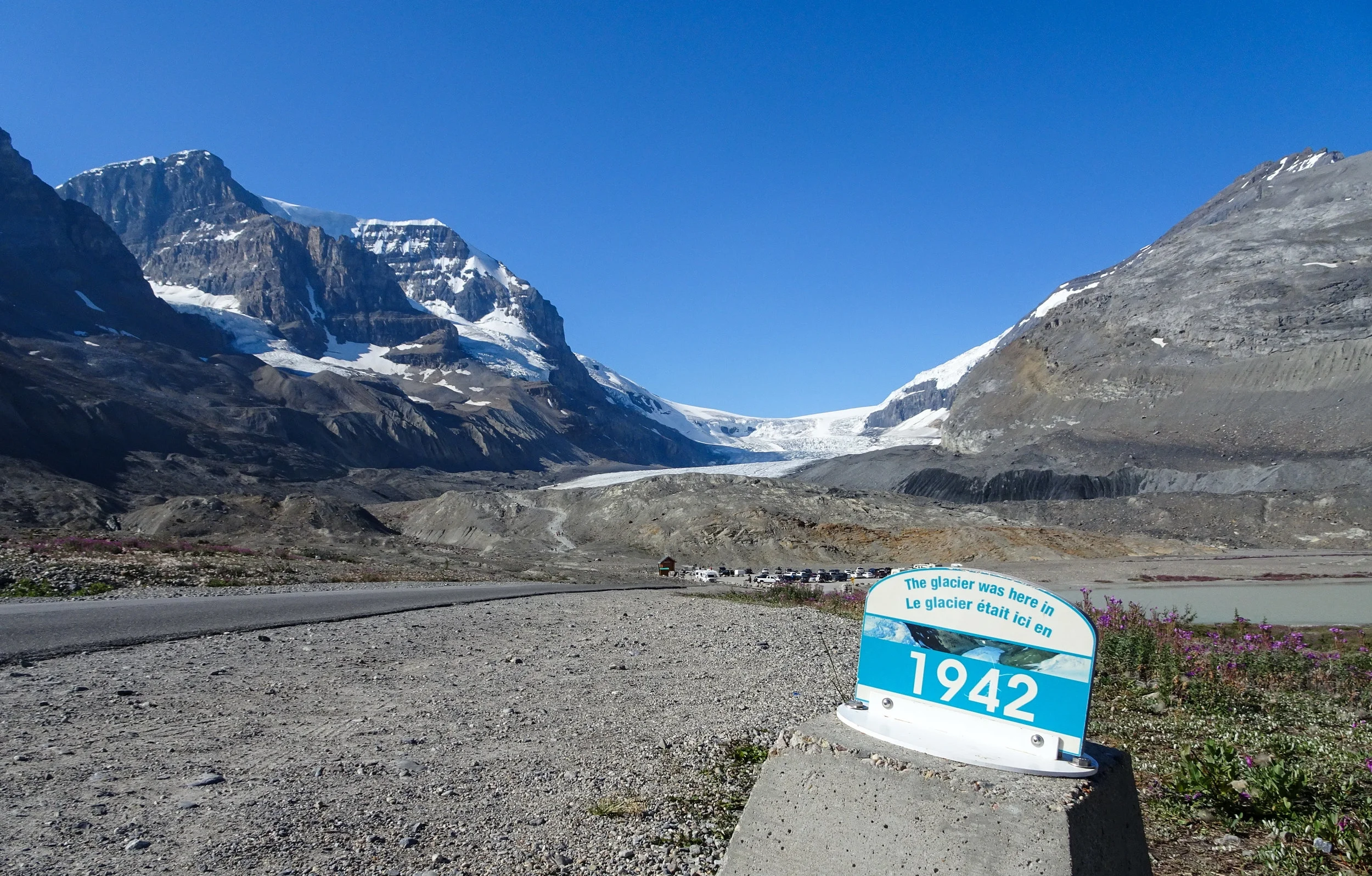 AthabascaGlacier_Hike.jpg