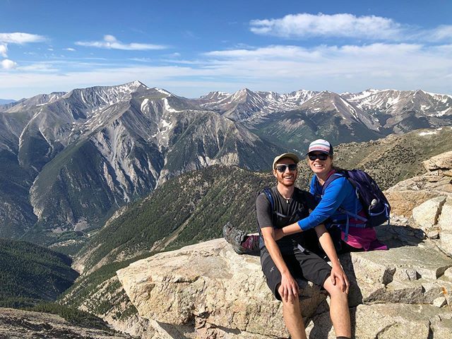 Lost some lbs and gained some elevation with John and @jepuffer this weekend! Because we&rsquo;re firm believers that if you&rsquo;re going to workout, it might as well be with views like these 😍😎
.
.
.
.
#hiking #coupleswhohike #hikingcouple #hiki