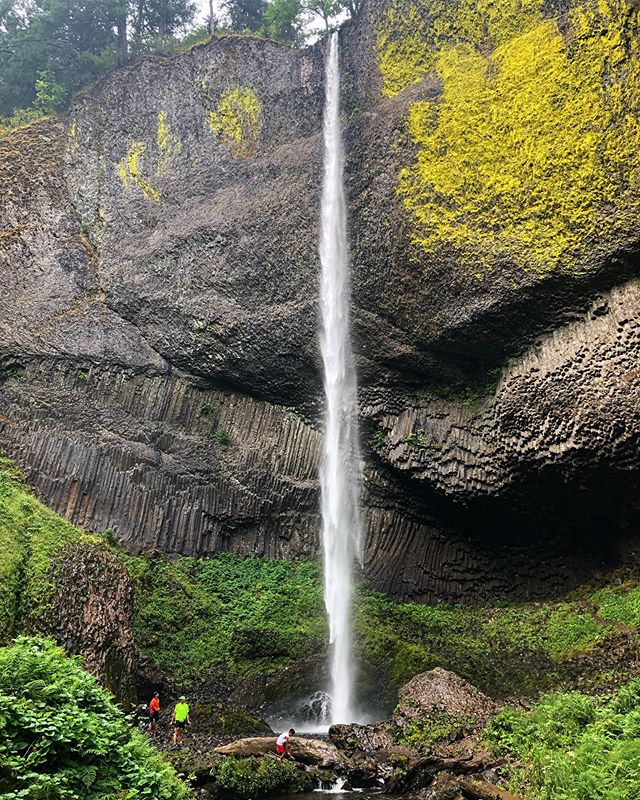 Cashing waterfalls along the Columbia Gorge! Found some gorge-ous ones 🤓
.
.
.
.
#oregon #visitoregon #columbiagorge #hoodriver #traveloregon #waterfalls
#traveling #travelers #travelcouple #wanderers #goexplore #lovetotravel #roamtheplanet #travelg