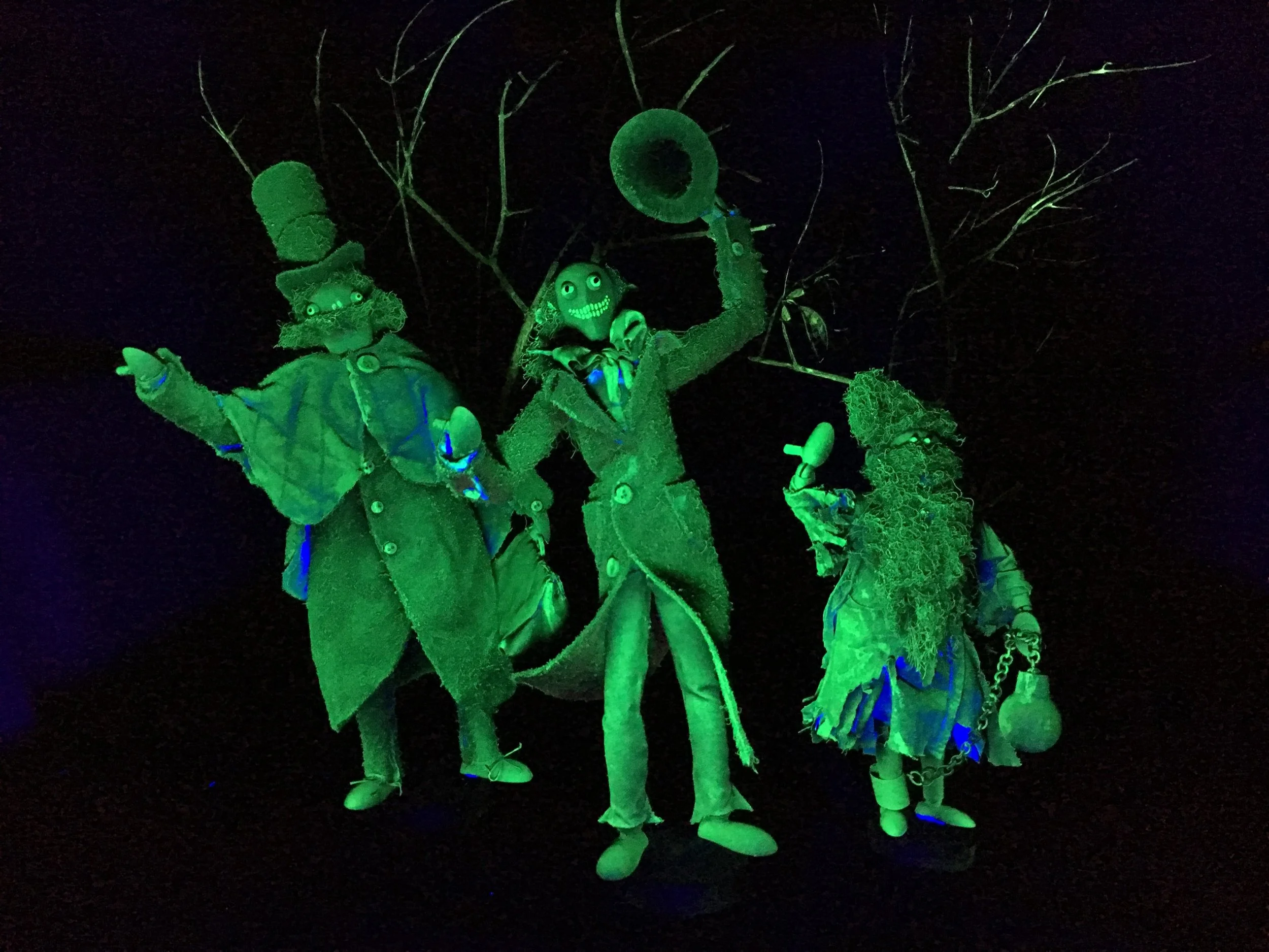 Haunted Mansion - Hitchhiking Ghosts