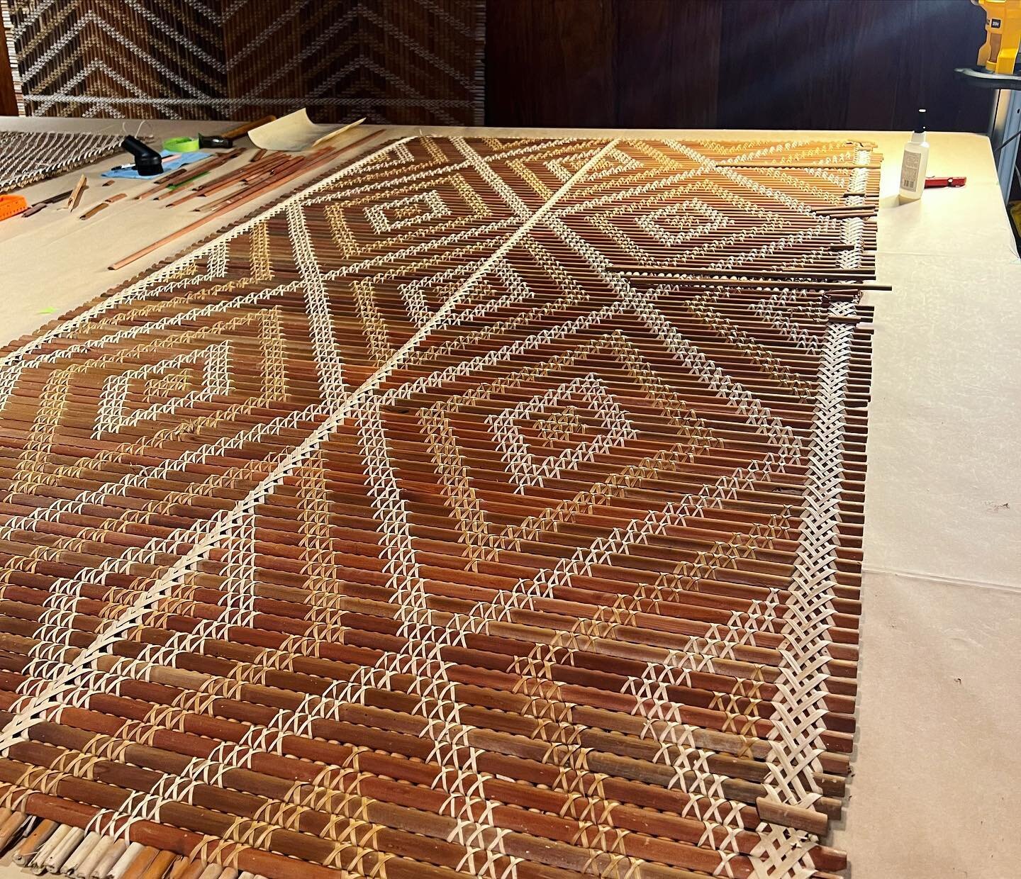 Māori Tukutuku panels undergoing repair and conservation. They are part of the original @maunakeahotel collection that we are conserving. They&rsquo;ll be back on display soon with custom frames by @wilkinsonwoodworkshawaii #arthandlinghawaii #artins