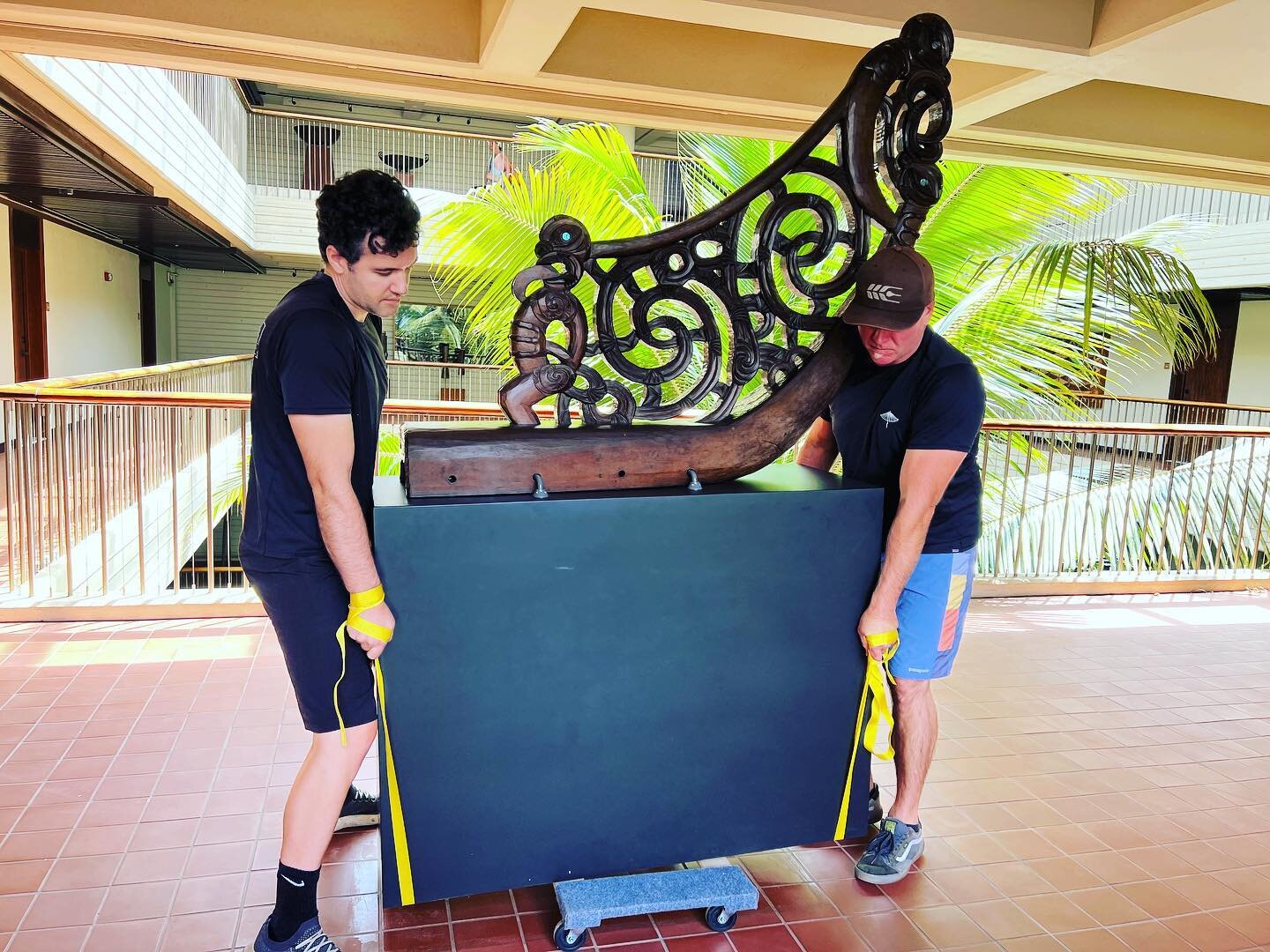 Māori canoe prow installed on new plinth and back on display at @maunakeahotel. #arthandlinghawaii #artinstallationhawaii #interiordesignhawaii #arthandler #canoeprow