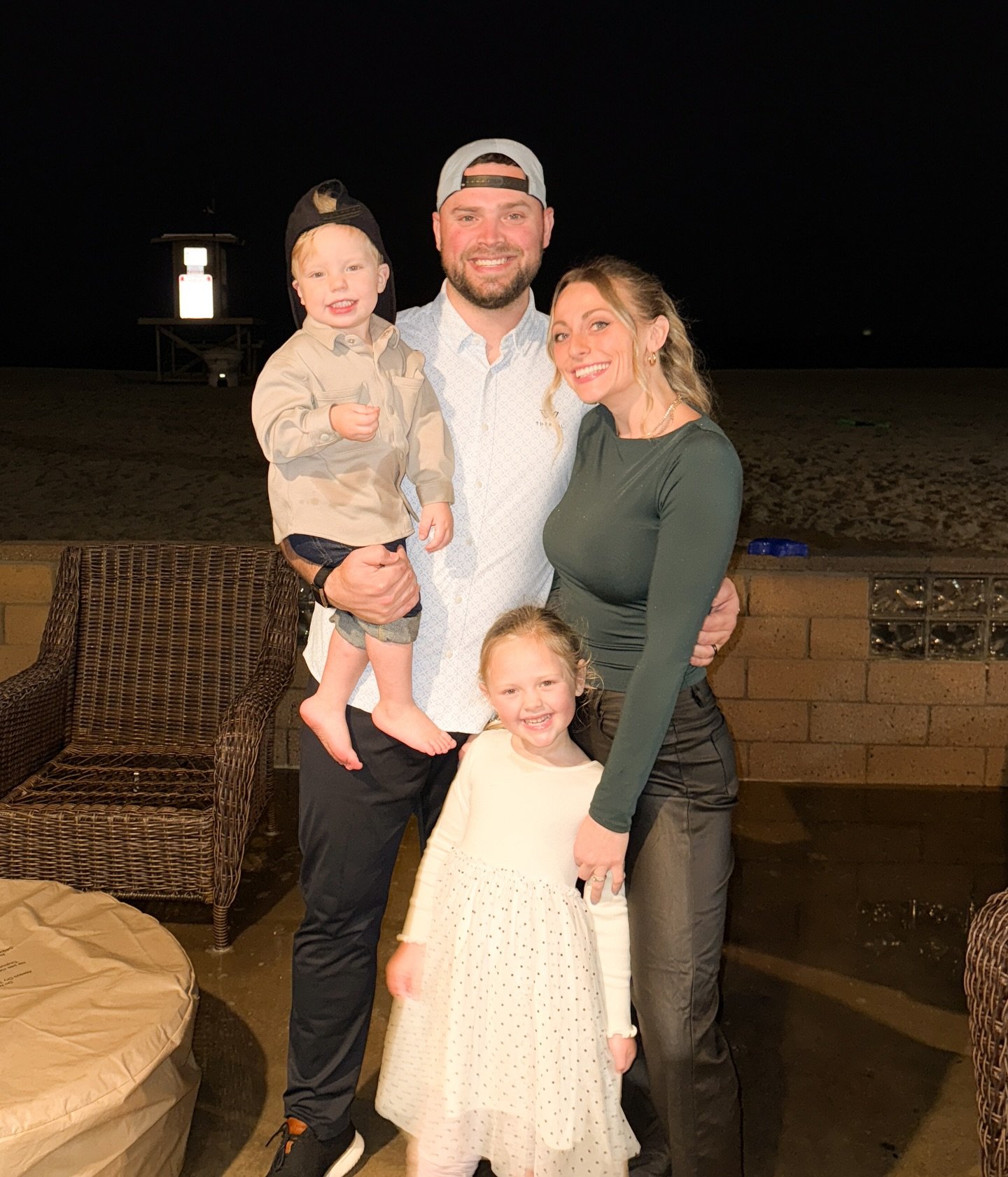 Newport Beach + Palm Springs (and a quick stop to the Redlands) 🥰 Missing all the family time and beautiful weather from our most recent trip! Newport w/ the O&rsquo;Briens (+Disney) and Palm Springs with the DuBois fam ☺️ 

#familytrip #california 