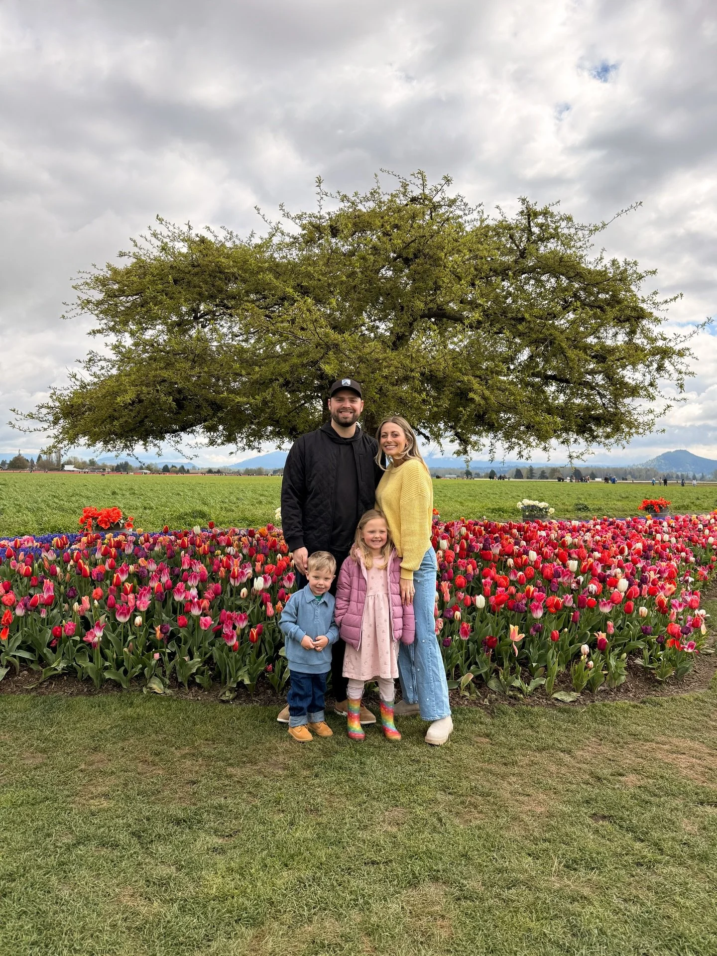 Our favorite post tax season tradition, a trip to the tulips 🥰 love these 3 soooo much! 

#familyouting #tulipseason #tulips #pnw