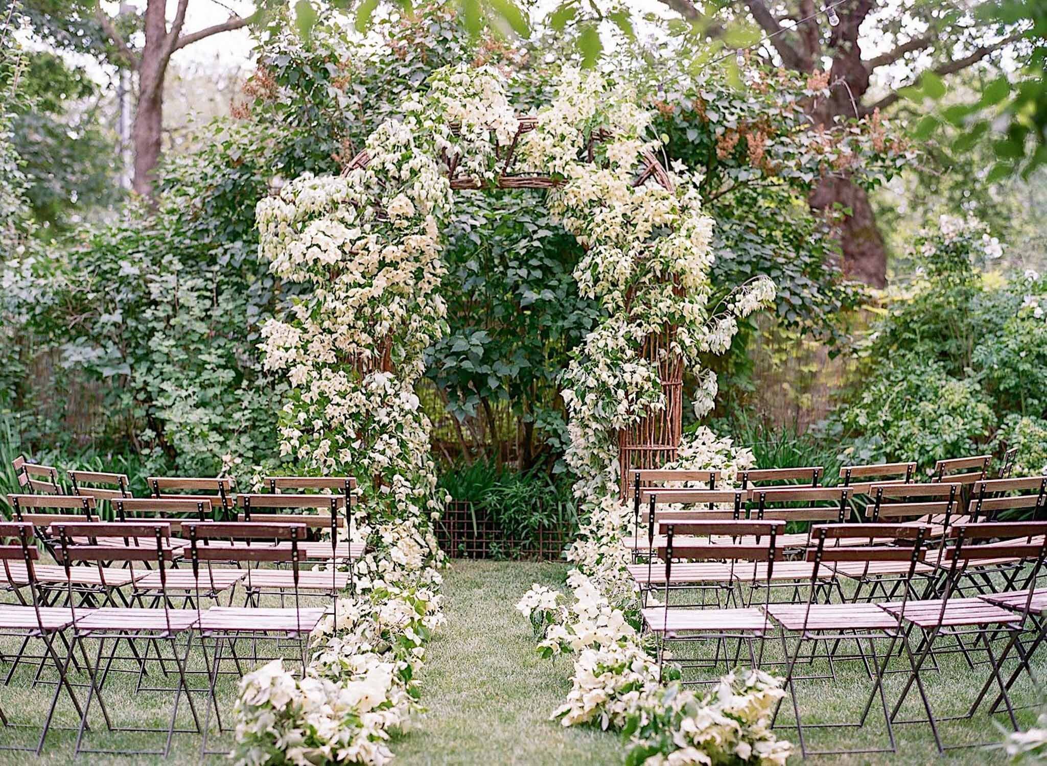 14_TCB-1049_Gather_Design_Building_Modern_Corson_from_Dogwood_Company_at_Elegant_wedding_Wedding_Seattle’s_florist_Inspiration_top-2.jpg