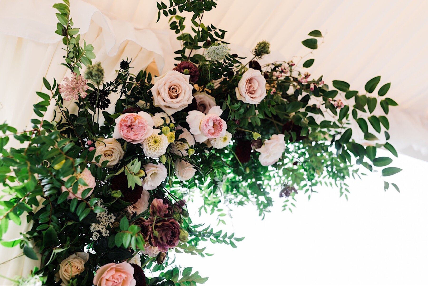 11_shaxton-ngo-234_A_Woodmark_floral_top_with_Florist_Gather_Design_from_Company_at_romantic_the_wedding_lush_Seattle_Wedding_design_Hotel.jpg