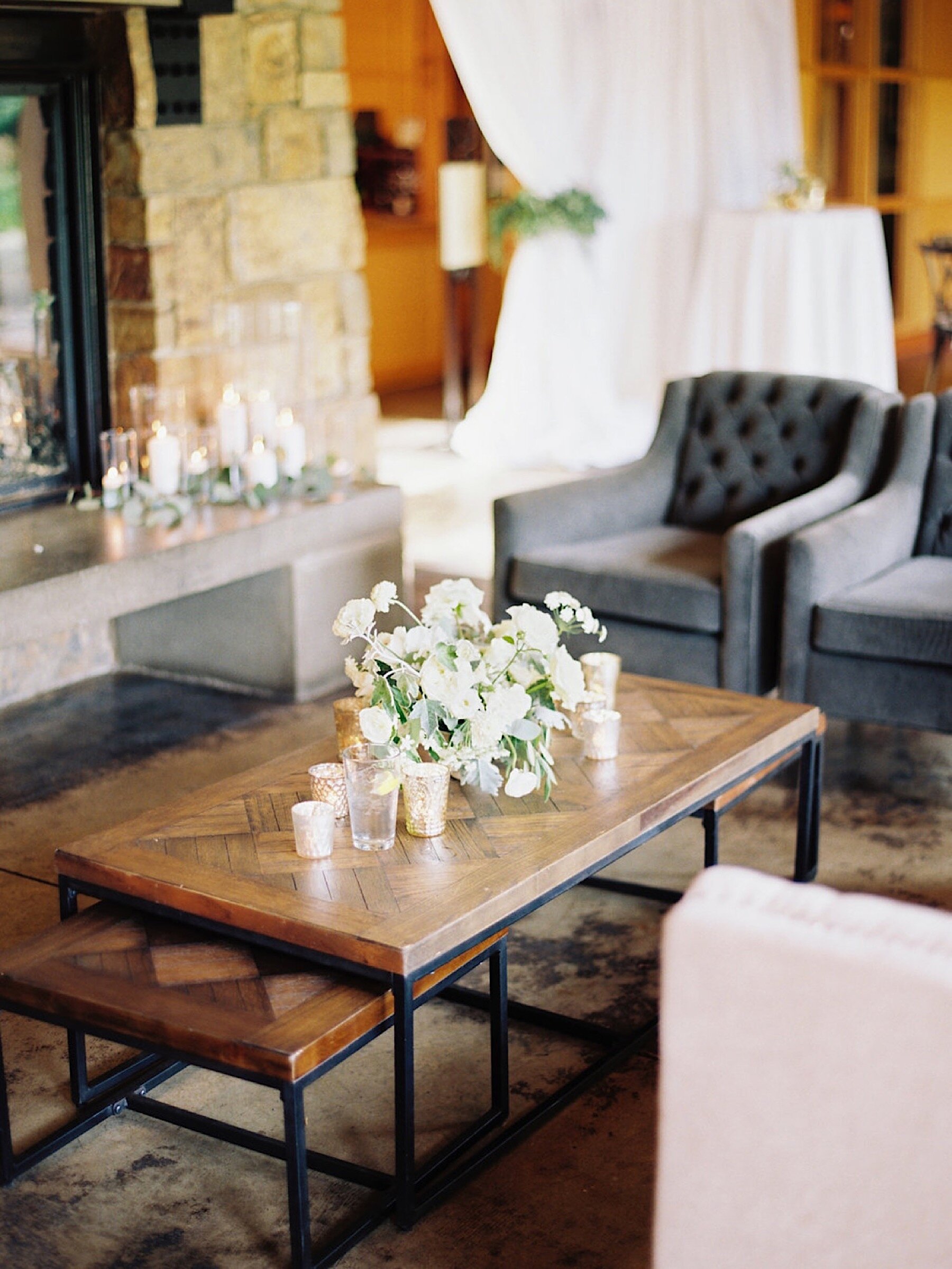 09_wedding_White_luxury_Lodge_green_Company_by_at_Design_and_florist_Seattle_Gather_Willows_top.jpg