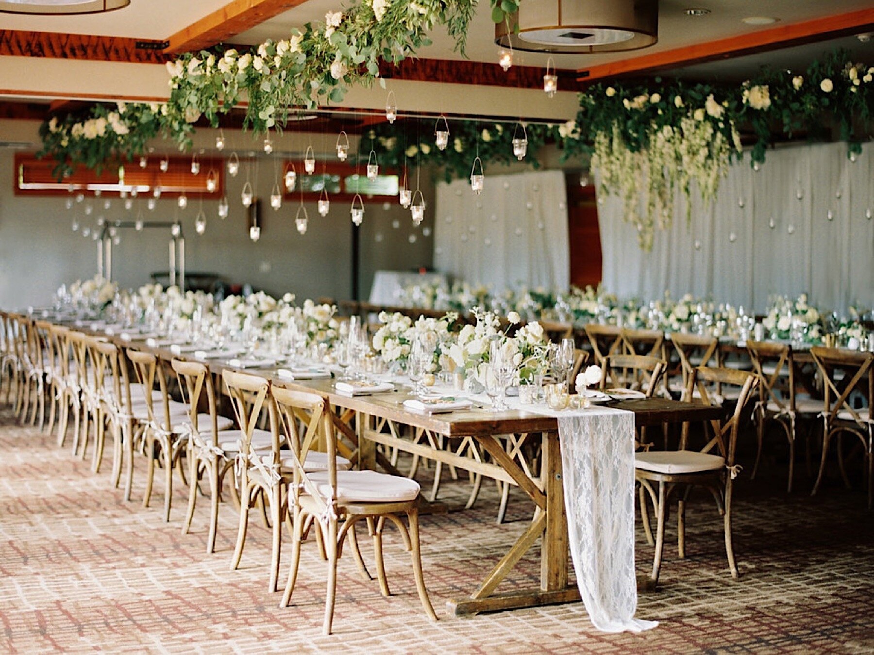 12_wedding_White_luxury_Lodge_green_Company_by_at_Design_and_florist_Seattle_Gather_Willows_top.jpg