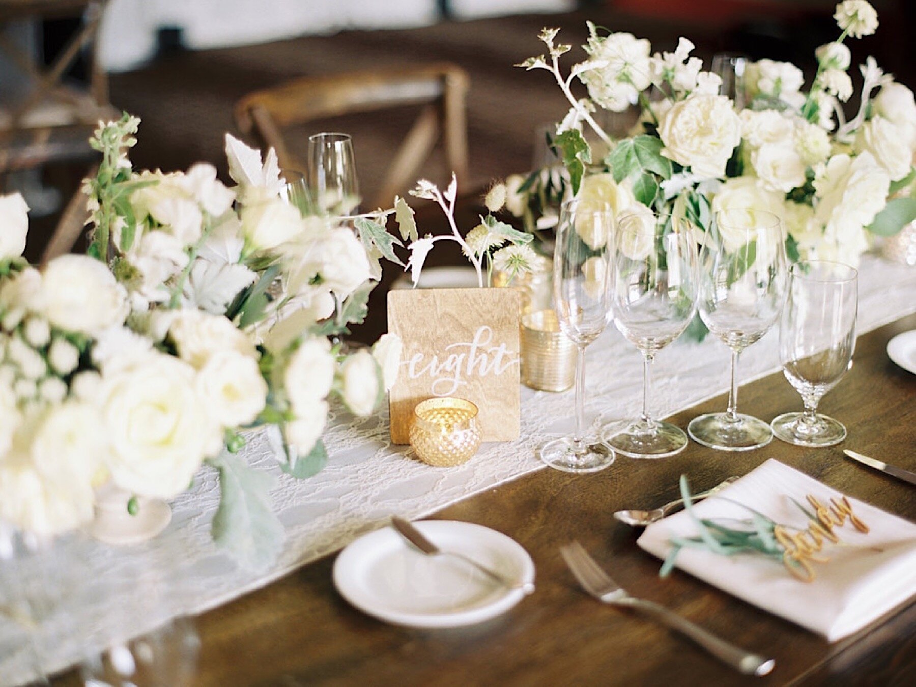17_wedding_White_luxury_Lodge_green_Company_by_at_Design_and_florist_Seattle_Gather_Willows_top.jpg