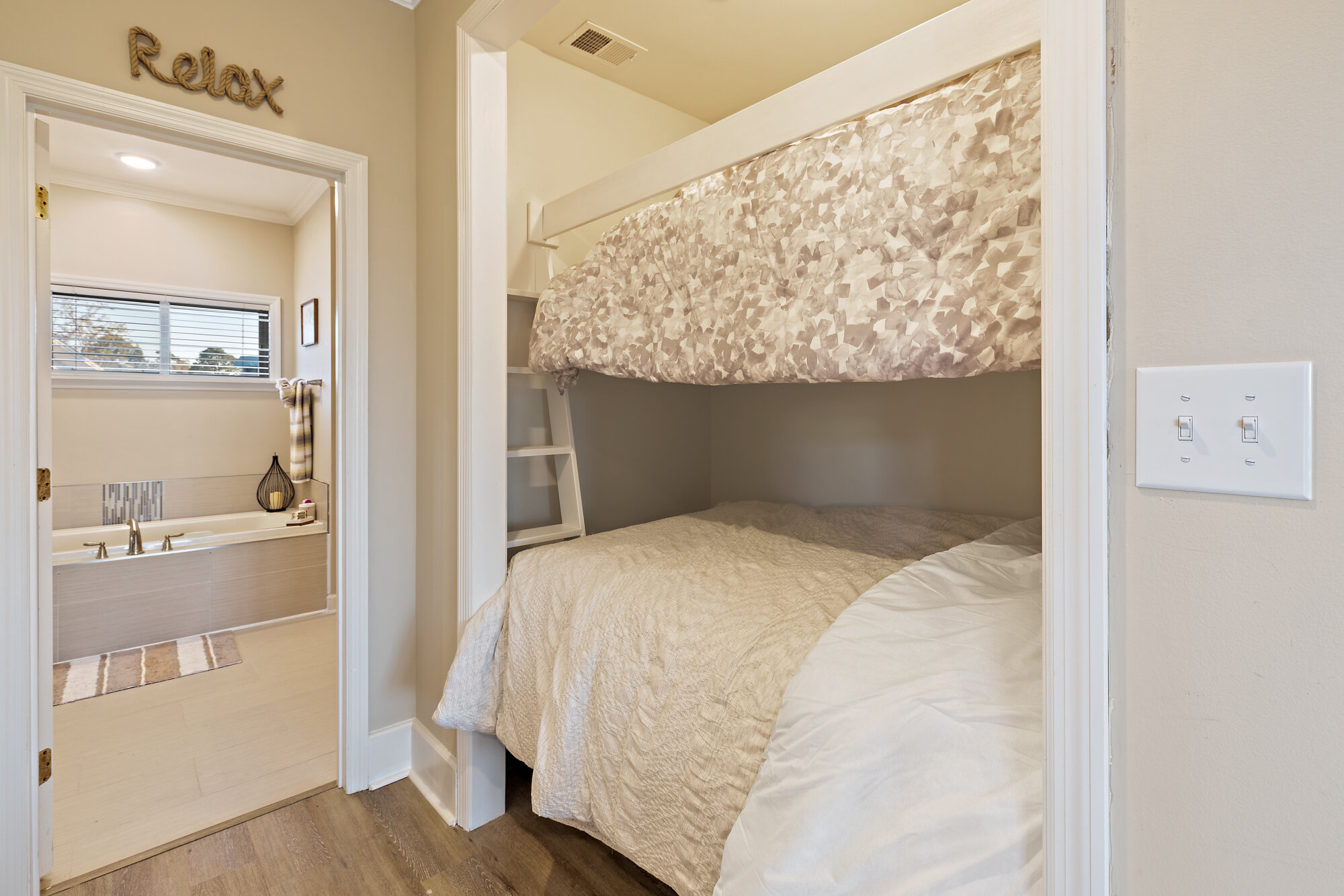 1216 Bay St Tybee Island, GA 31328_40.jpg