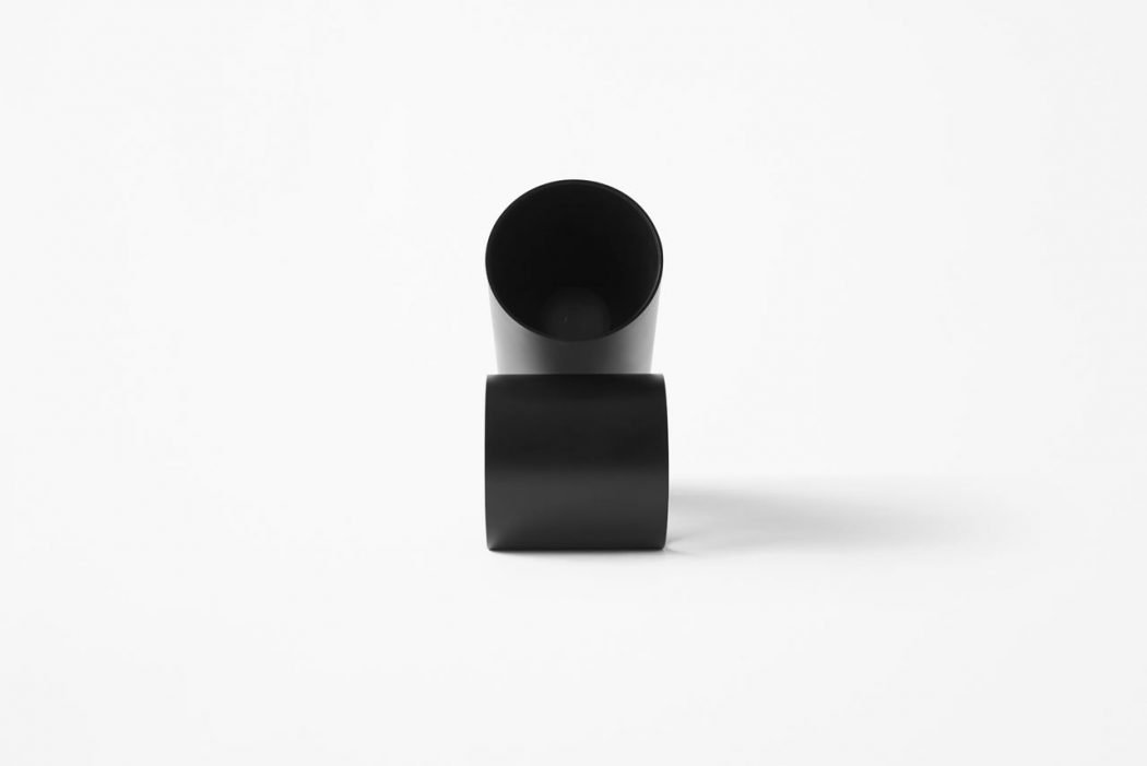 iGNANT_Design_Nendo_FLOS_Gaku_Lamp_18-1050x701.jpg