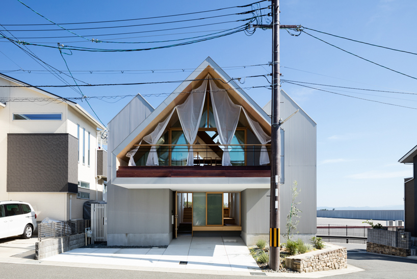Check out this family house in Kyoto by Hiroto Kawaguchi