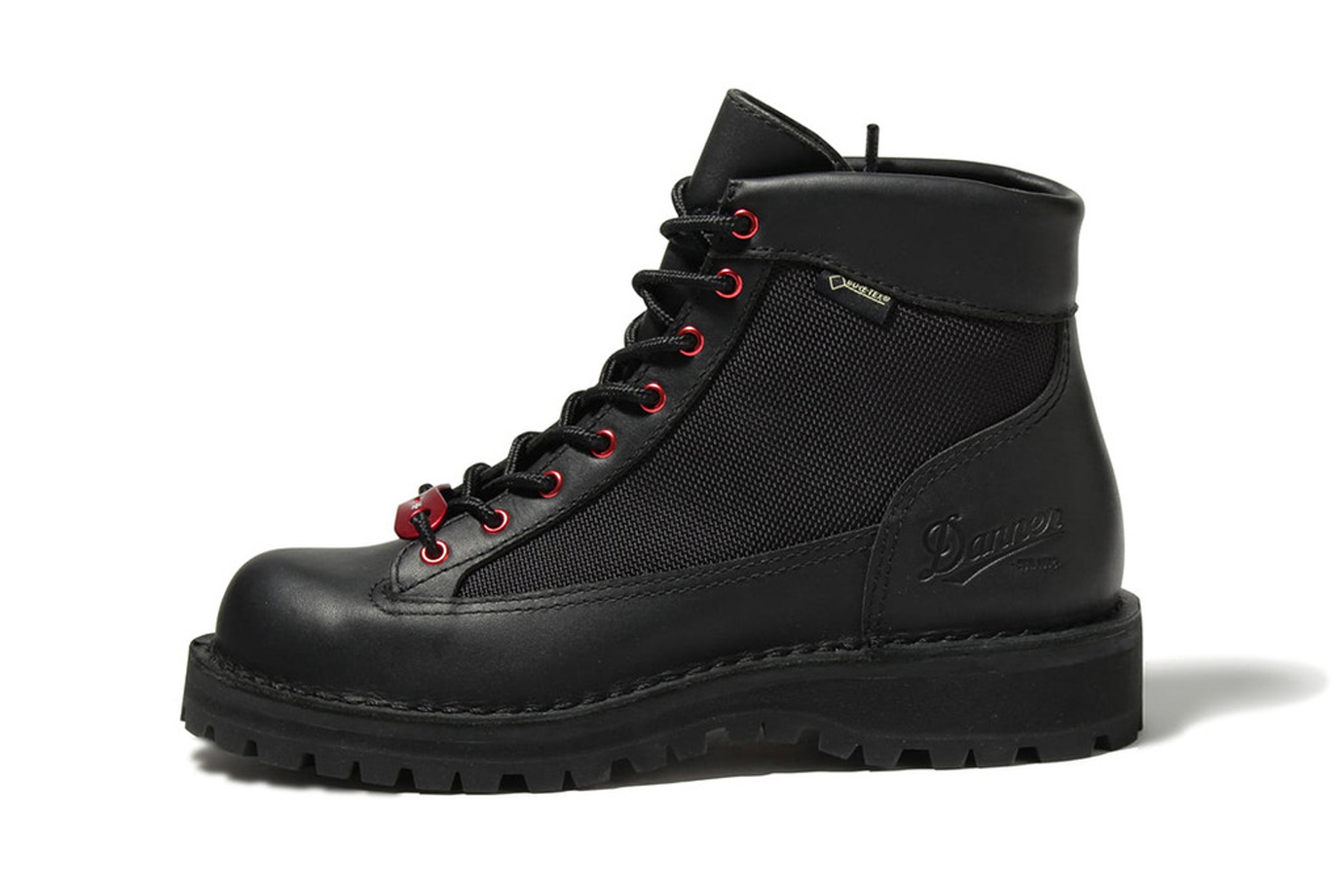 Danner and Snow Peak teams up for a take on the Field Pro Boot — eye_C