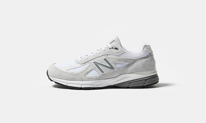 UNITED ARROWS reconstructs the 990v4 silhouette from New Balance 