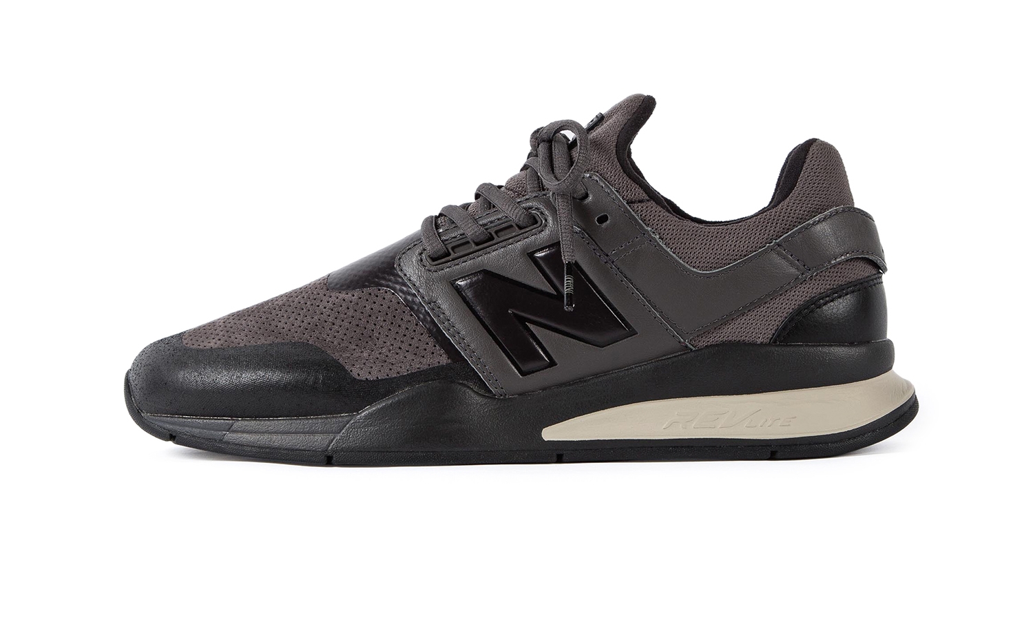 n.hoolywood new balance