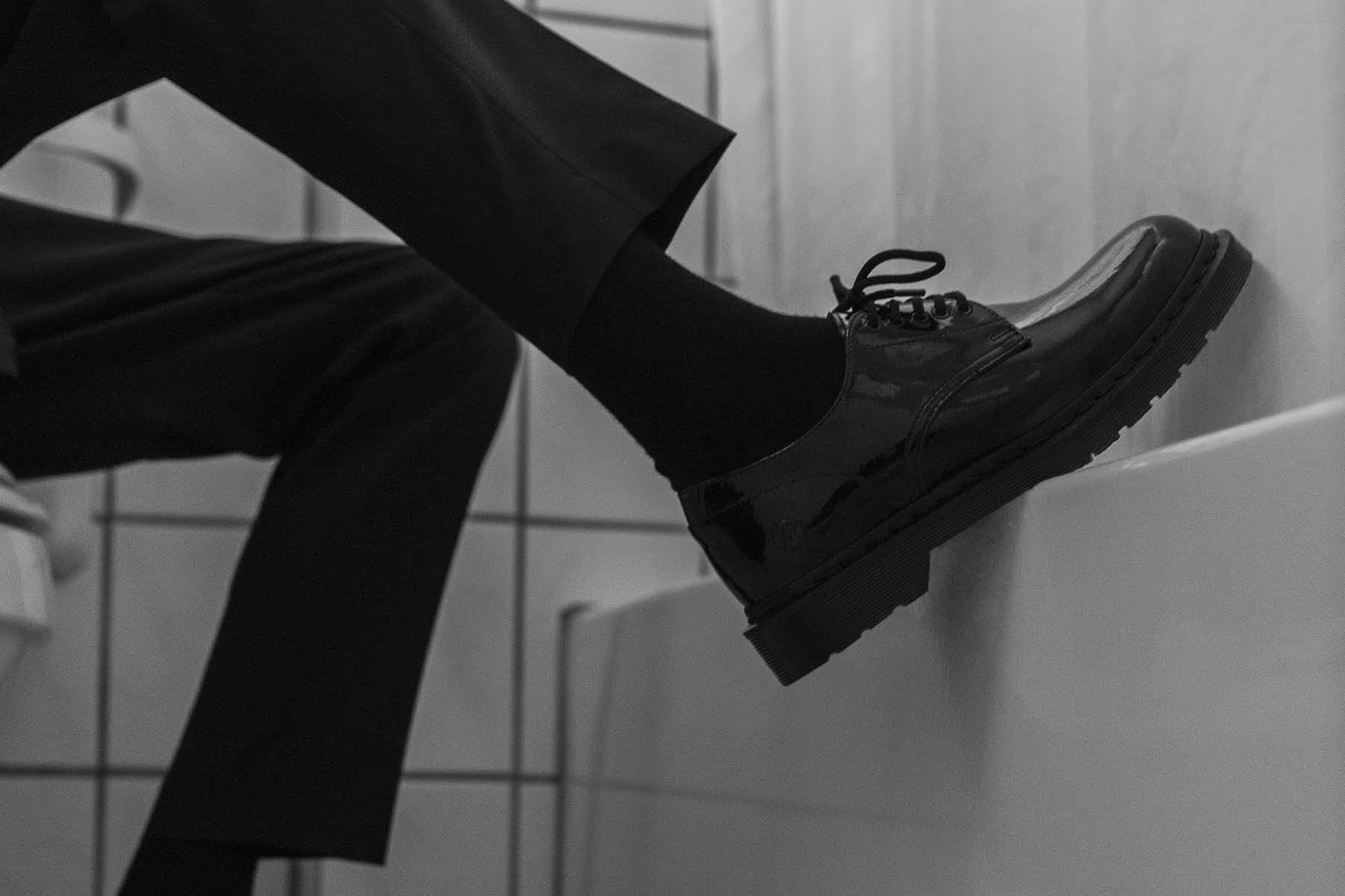 black sports shoes for girl
