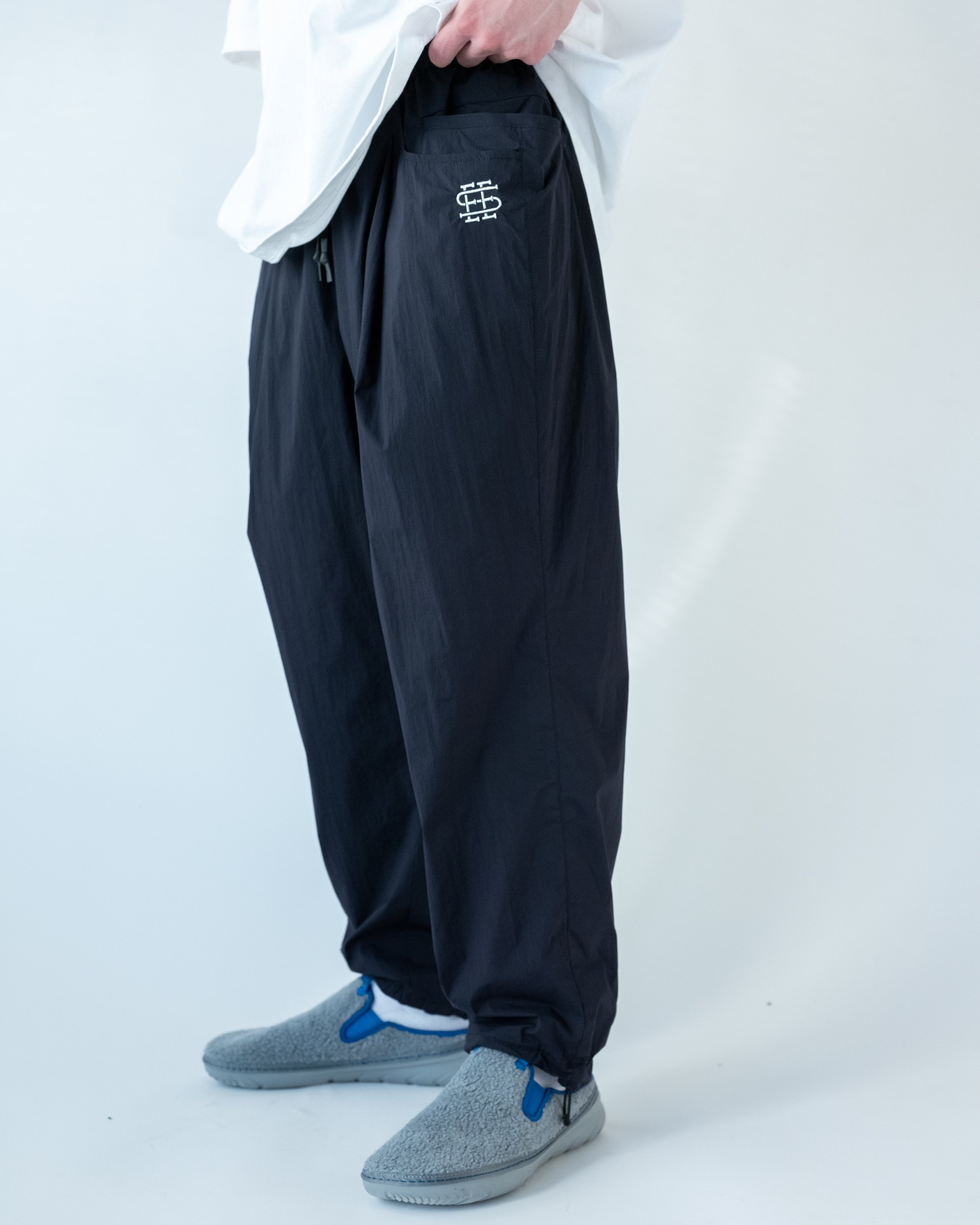 S.F.C x eye_C WIDE TAPERED EASY PANTS M-