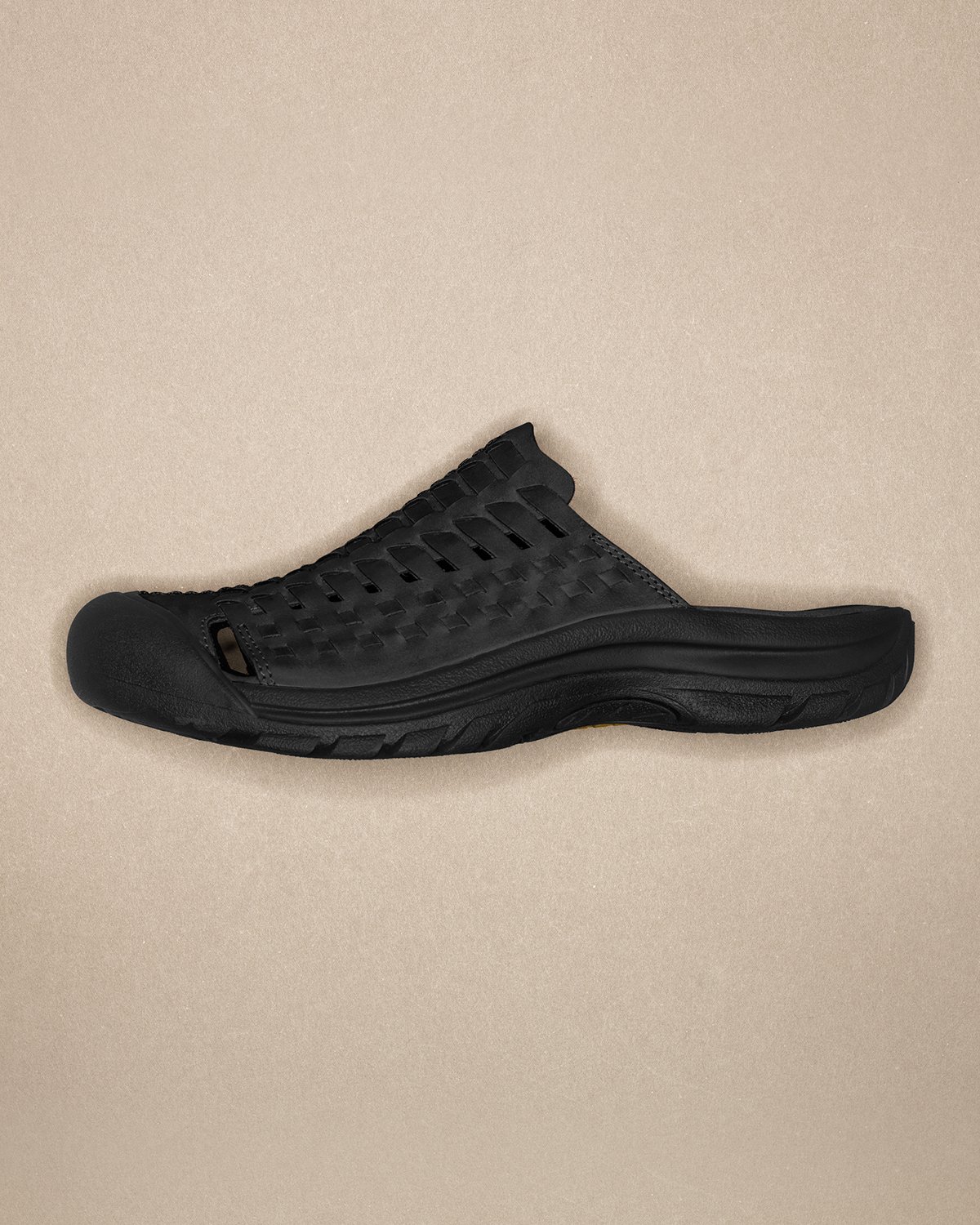 KEEN and HYKE Previews its Debut Collaboration — eye_C KEEN and HYKE Previews its Debut Collaboration — eye_C