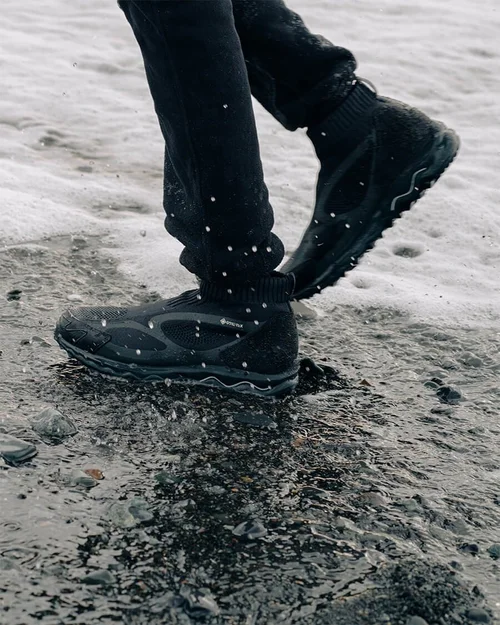 MIZUNO and nonnative Preview the 