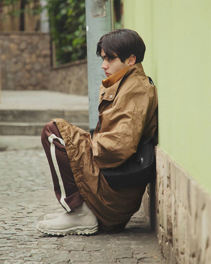 MIZUNO and nonnative Re-Release the 'Vintage Khaki' Edition MIZUNO and nonnative Re-Release the 'Vintage Khaki' Edition