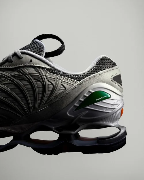 Graphpaper and MIZUNO Re-Issue their Inaugural WAVE PROPHECY 8 — eye_C