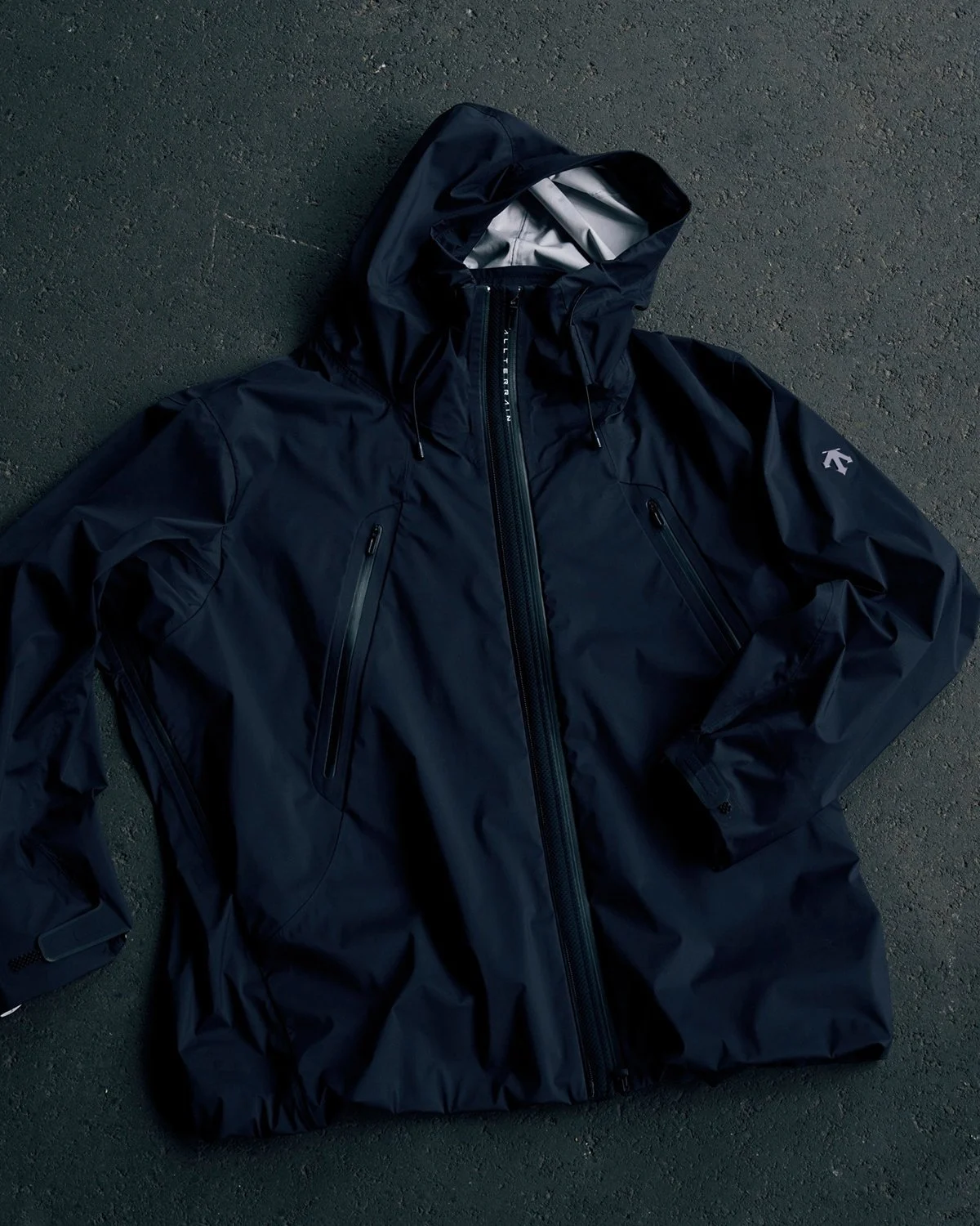 The Oversized CREAS Jacket by DESCENTE ALLTERRAIN for Graphpaper 