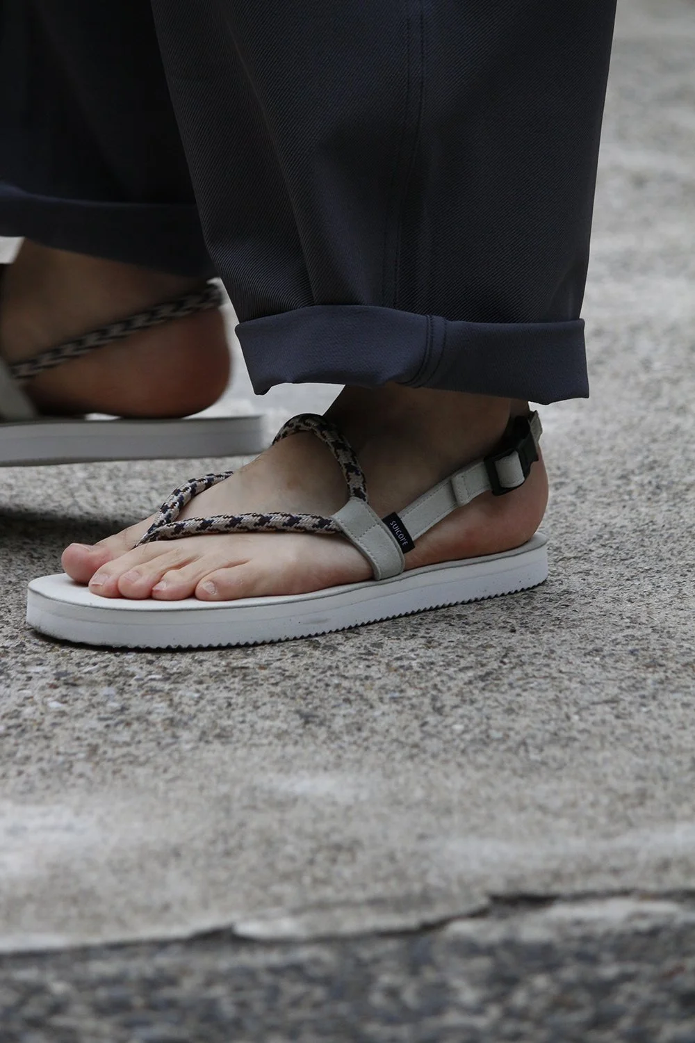 nanamica suicoke サンダル　11 ナナミカ〉と〈SUICOKE〉がタッグを組み、限定スリップオン