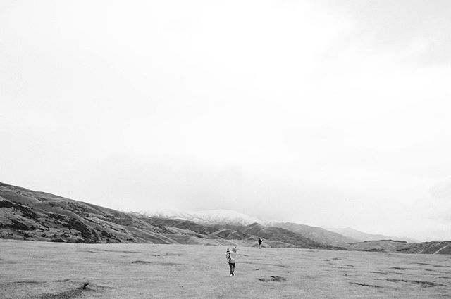 family is so precious. through mountains and fields. the unbearable and the joyful. You walk it together. ♡ [ thanks for the snap of us @thecommonsmith xx ]
