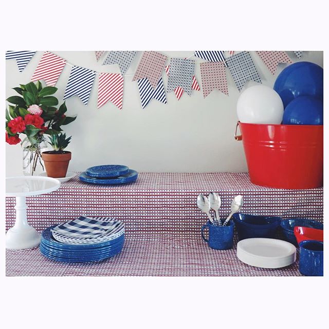 Happy Independence Day friends! 🇺🇸 I hope everyone is having a fun and safe holiday celebrating with people you love! #happy4thofjuly
.
.
.
.
#resplendentliving #resplendentlivingparties #resplendentlivingstyling #4thofjuly #partystylist #partystyl
