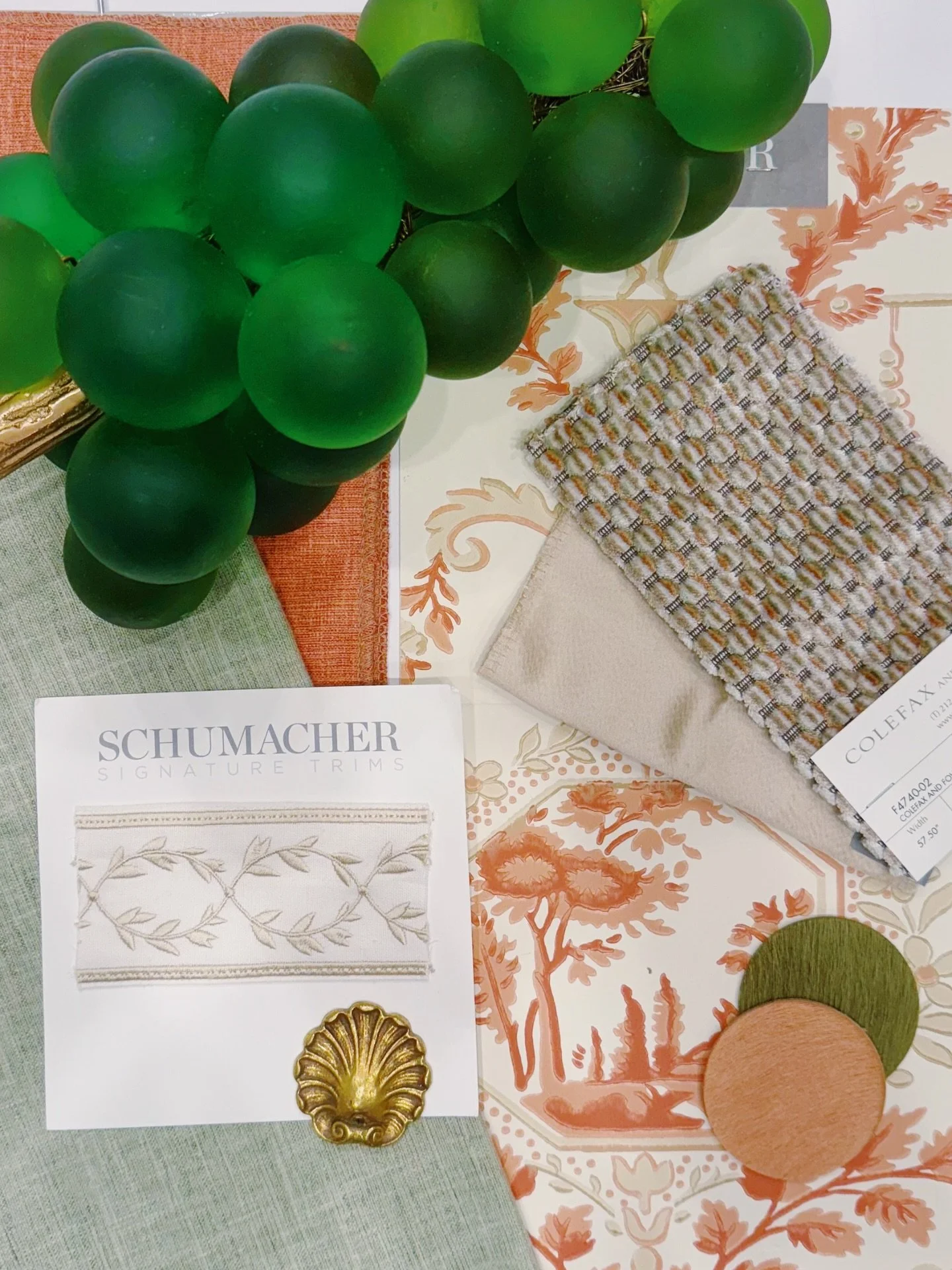 If your New Year&rsquo;s resolution includes a beautiful home, this is a good place to start. ✨

#antique #curated #collected #custom #finishes #design #luxury #interiordesign