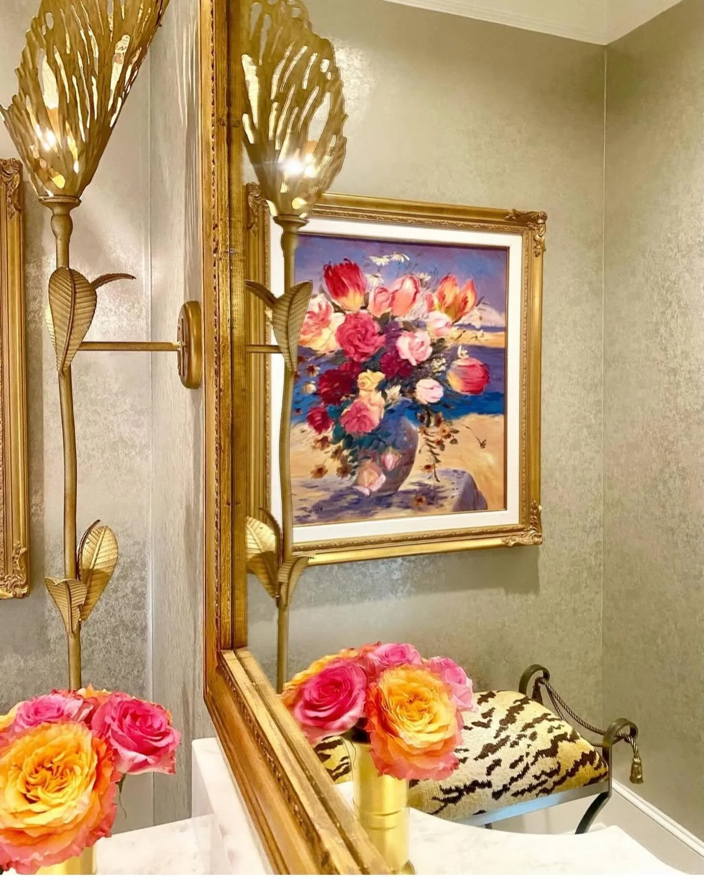 Relaxation Mode: taking it one bath at a time🌸💕 #powderbathwallpaper #phillipjeffrieswallcovering #luxurylifestyle #artcollection