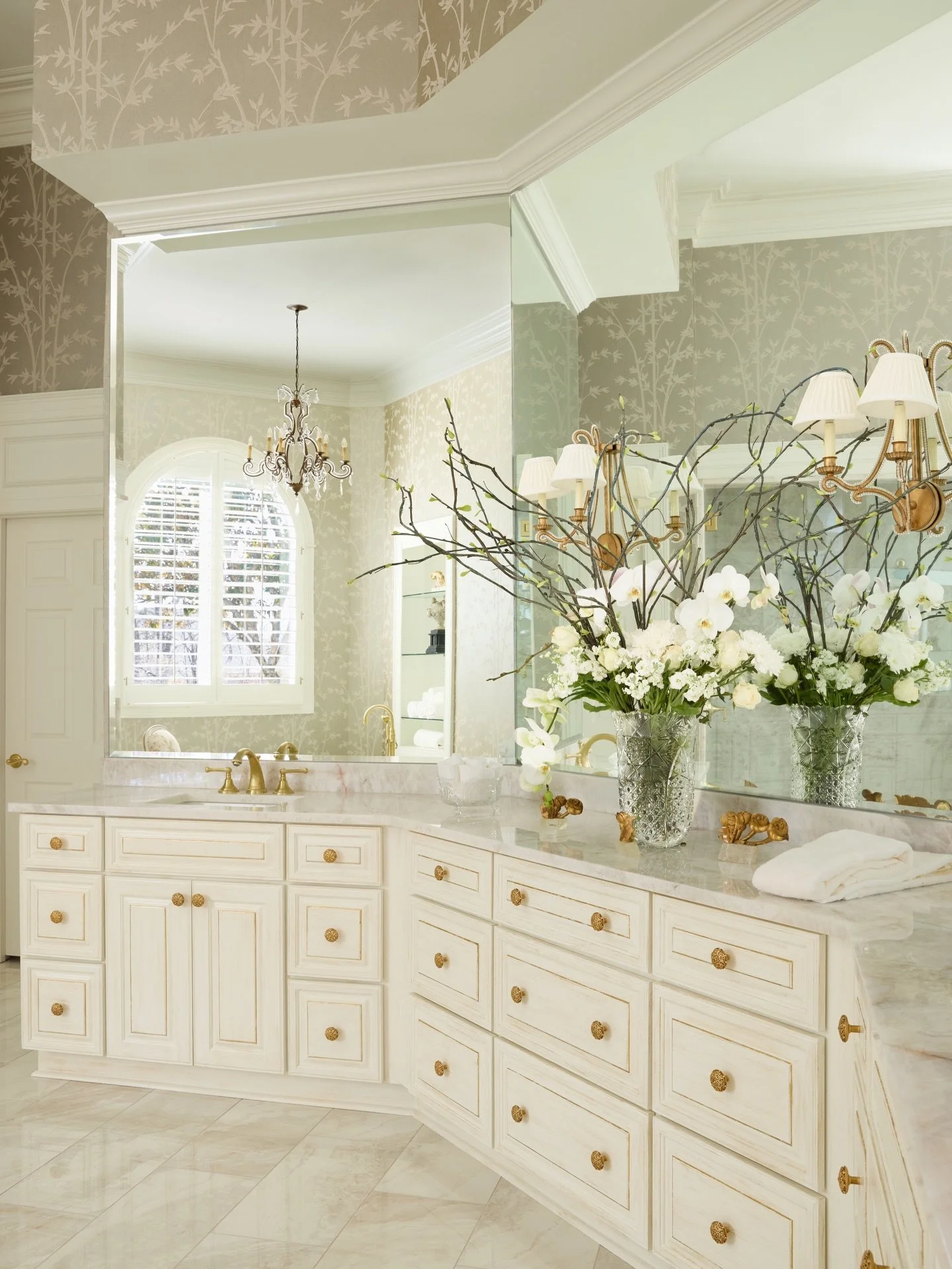 A moment of calm, layered in texture and light. This bath came together with thoughtful details at every turn&mdash;proving that even the most functional spaces can feel beautiful. Swipe to the end for a little reminder of where we began&hellip; it&r