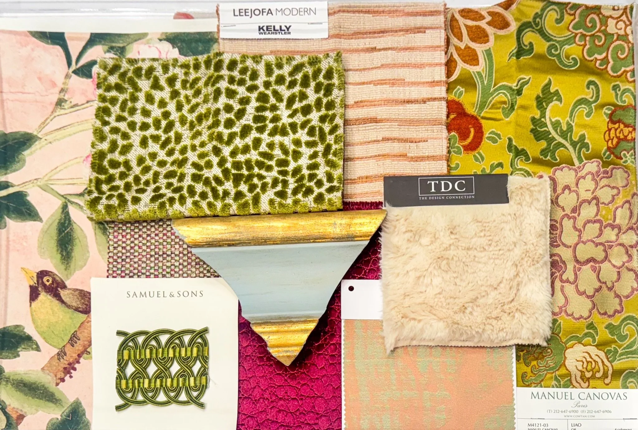 Happy Flat Lay Friday ✨

Where spring feels collected, not seasonal&mdash;rich, verdant greens layered with sun-warmed corals, intricate pattern, and tactile moments that invite a closer look. A balance of polish and play, where each material adds de