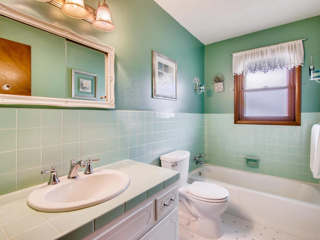 570 Westby Dr Minneapolis MN-012-28-Master Bathroom-MLS_Size.jpg