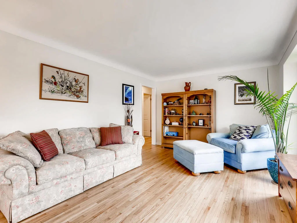 831 California Ave E Saint-004-5-Living Room-MLS_Size.jpg