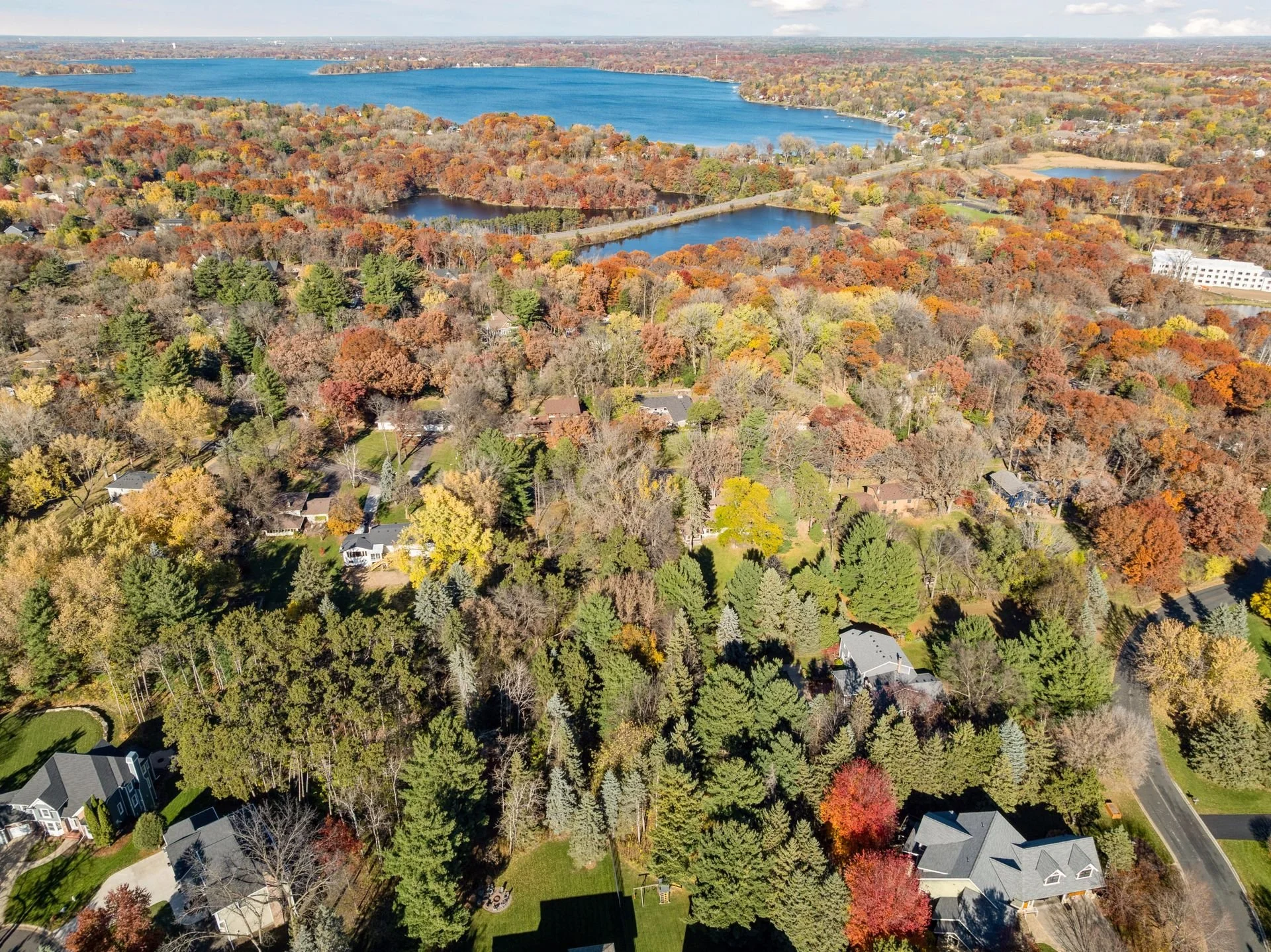2XX Edgcumbe Dr N, Mahtomedi MN 55082