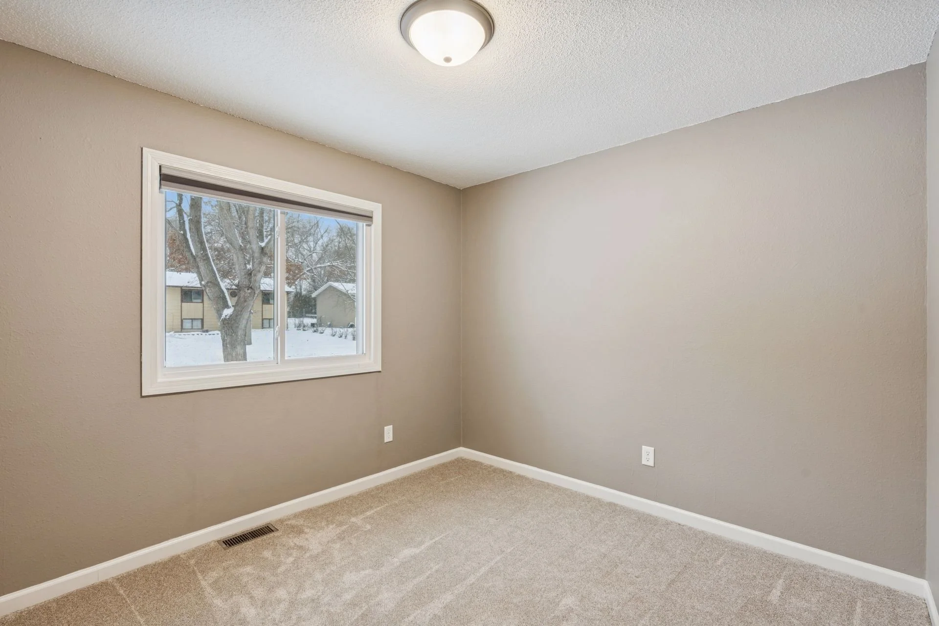 26261 7th Street W - Spacecrafting - 0018.jpg