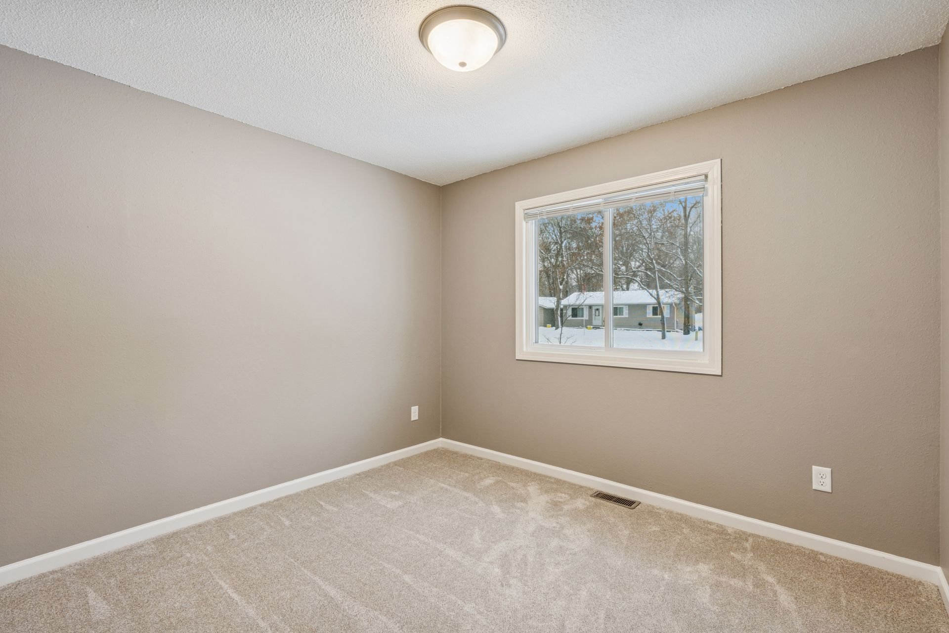 26261 7th Street W - Spacecrafting - 0020.jpg